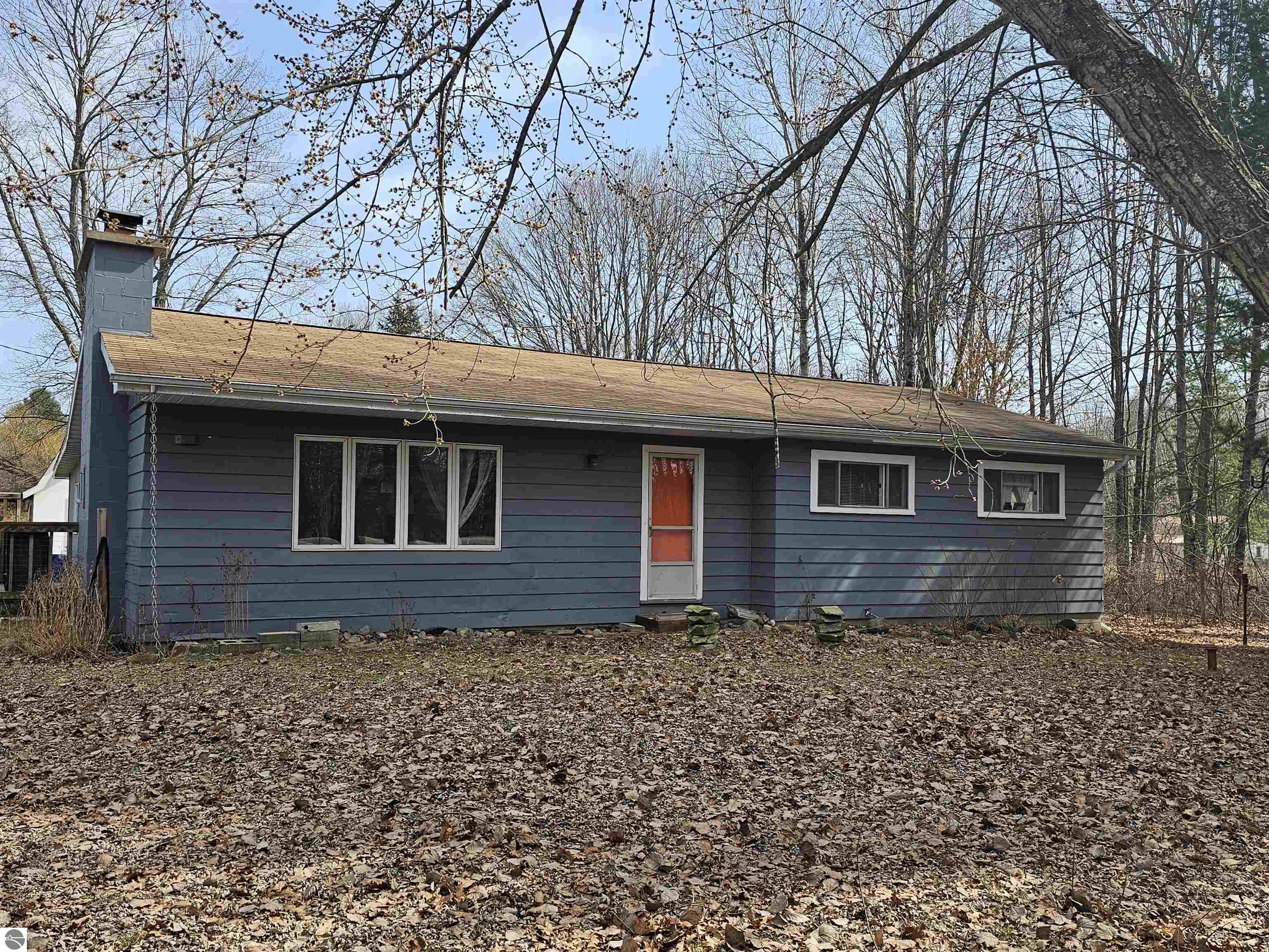 8989 Ora Lake Road