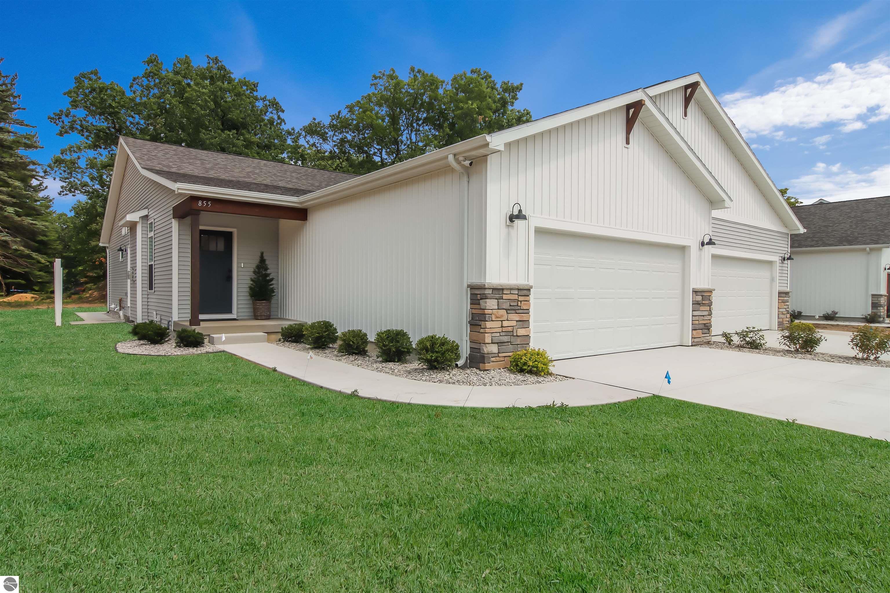 1749 Linden Avenue # 13