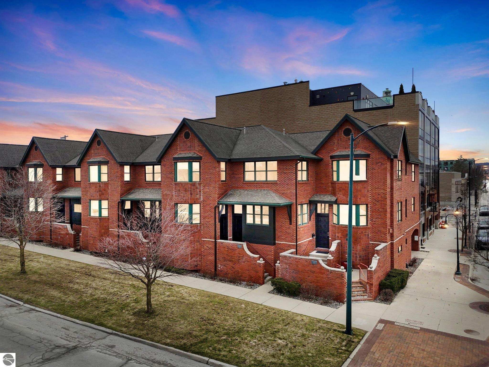 204 Boardman