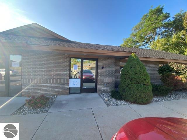 3281 Racquet Club Drive Suite B