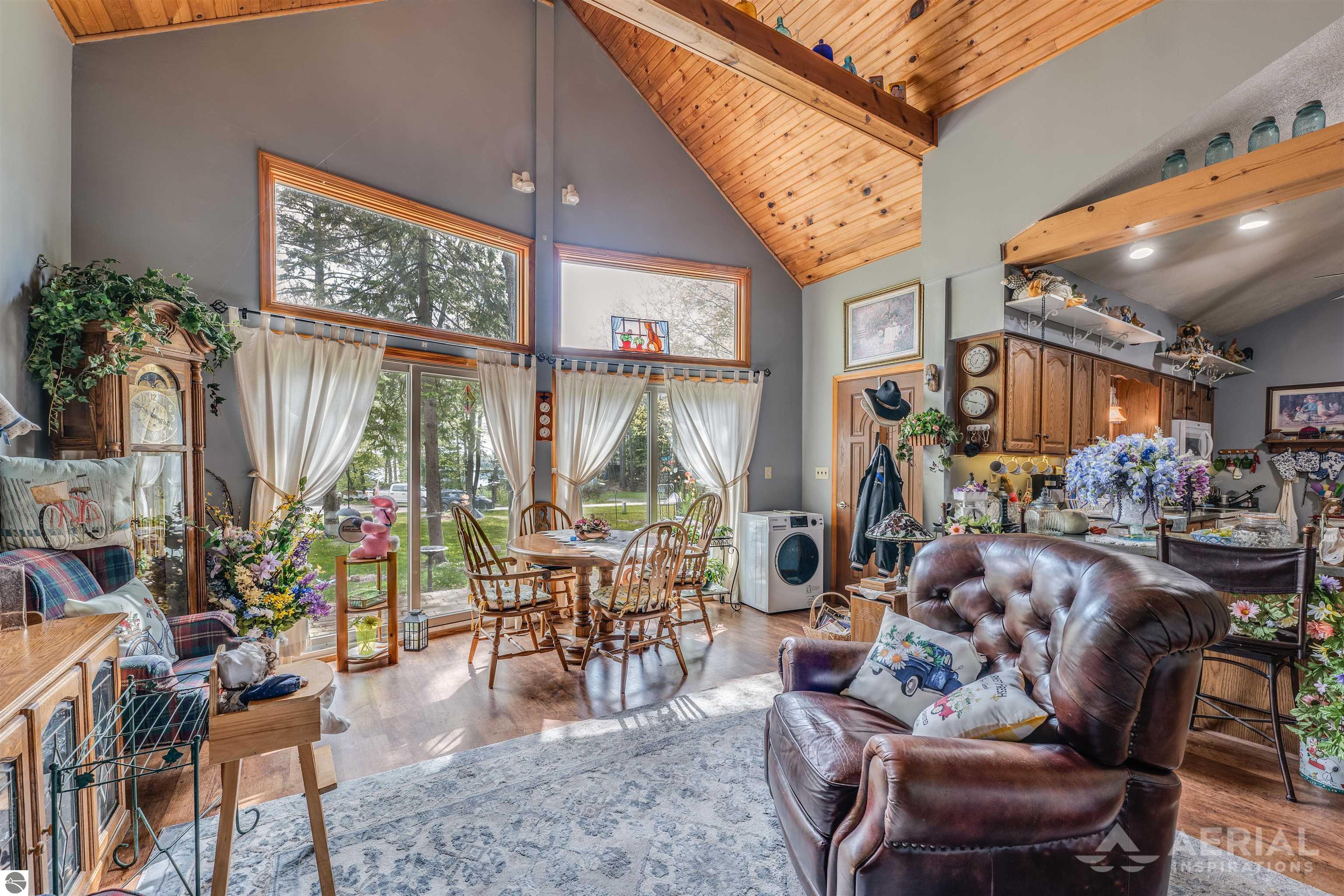 323 Everett Trail