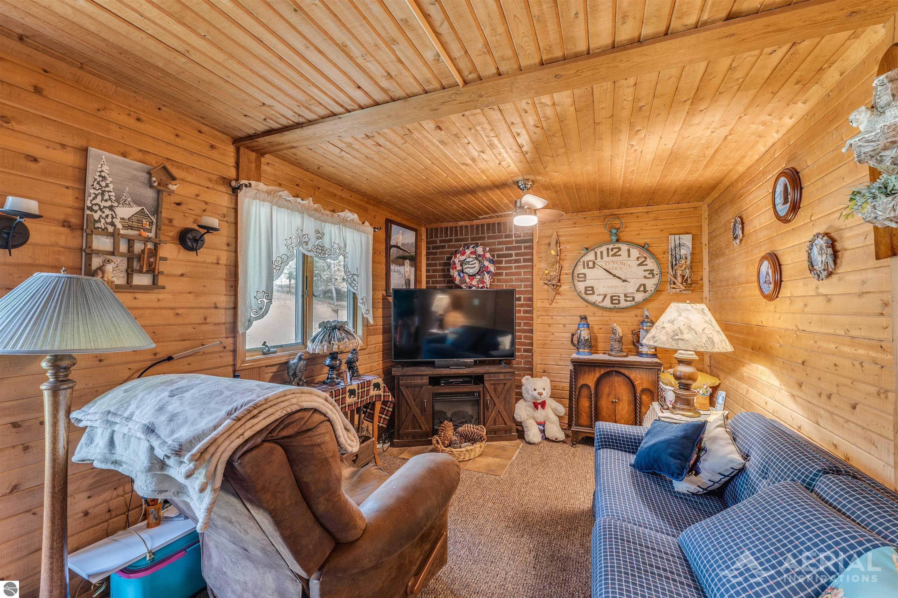 323 Everett Trail