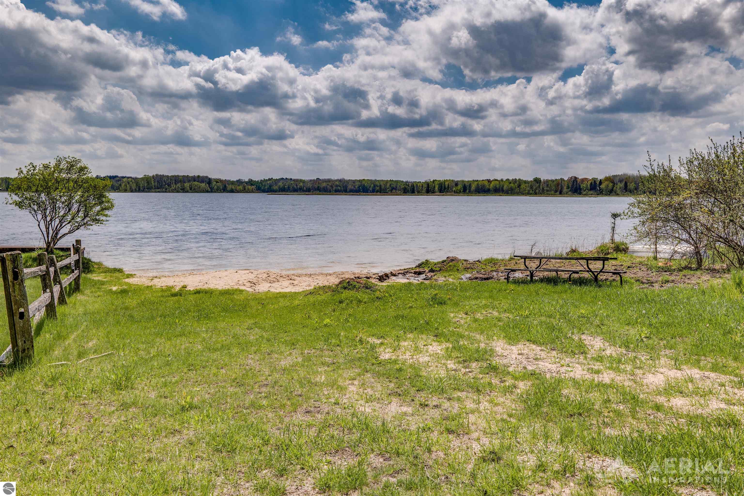 323 Everett Trail