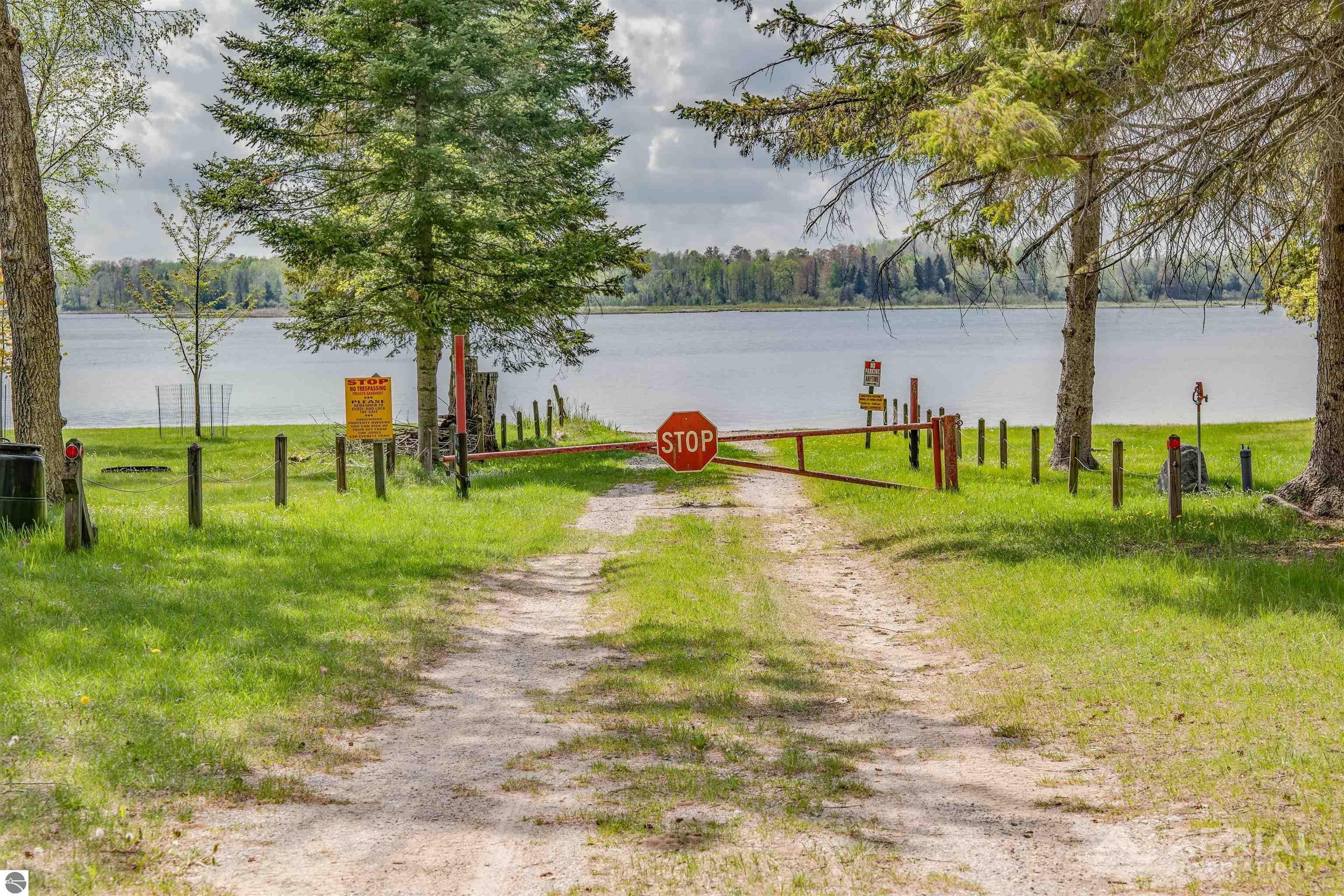 323 Everett Trail