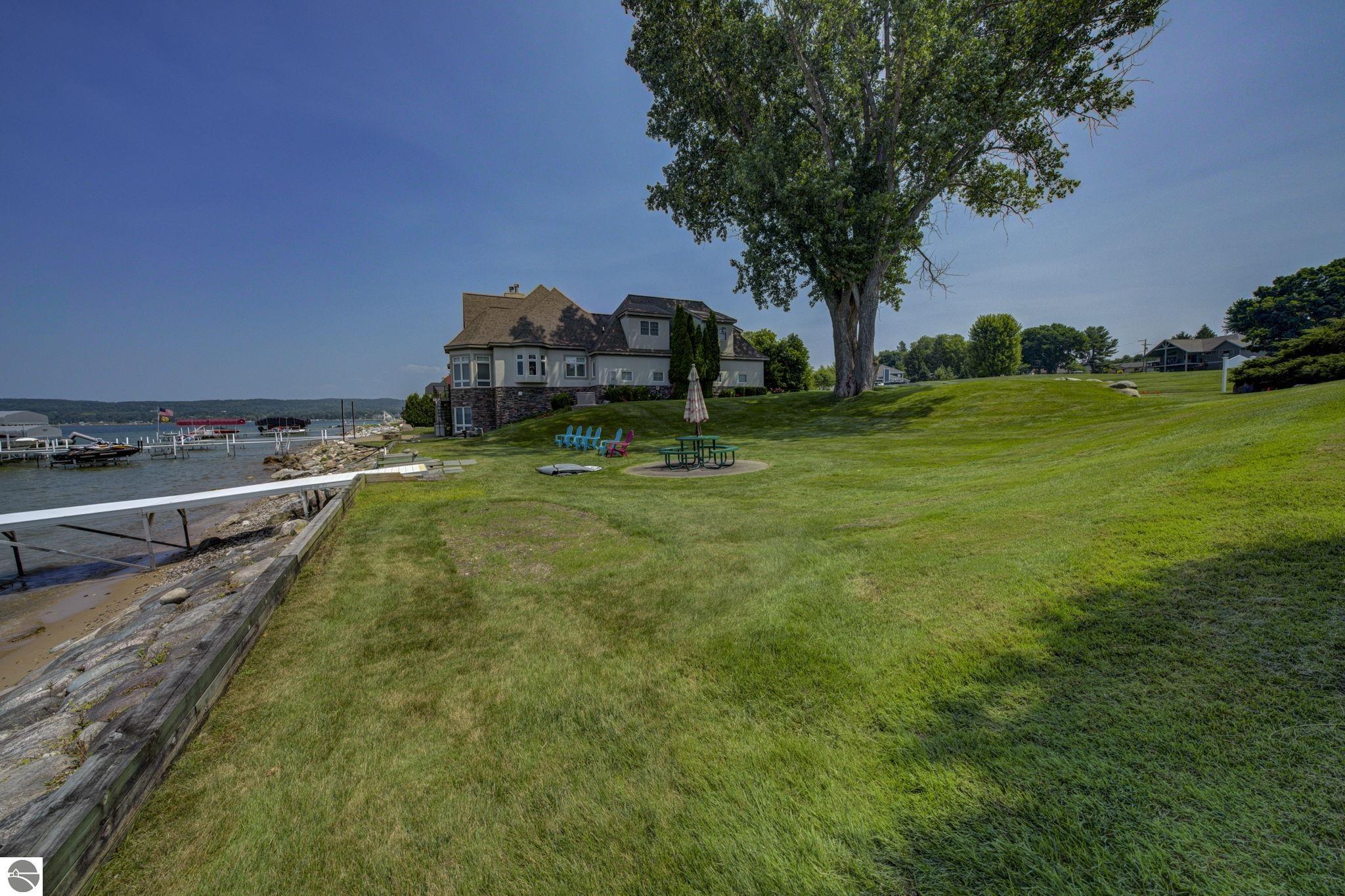 723 Lake Park Drive