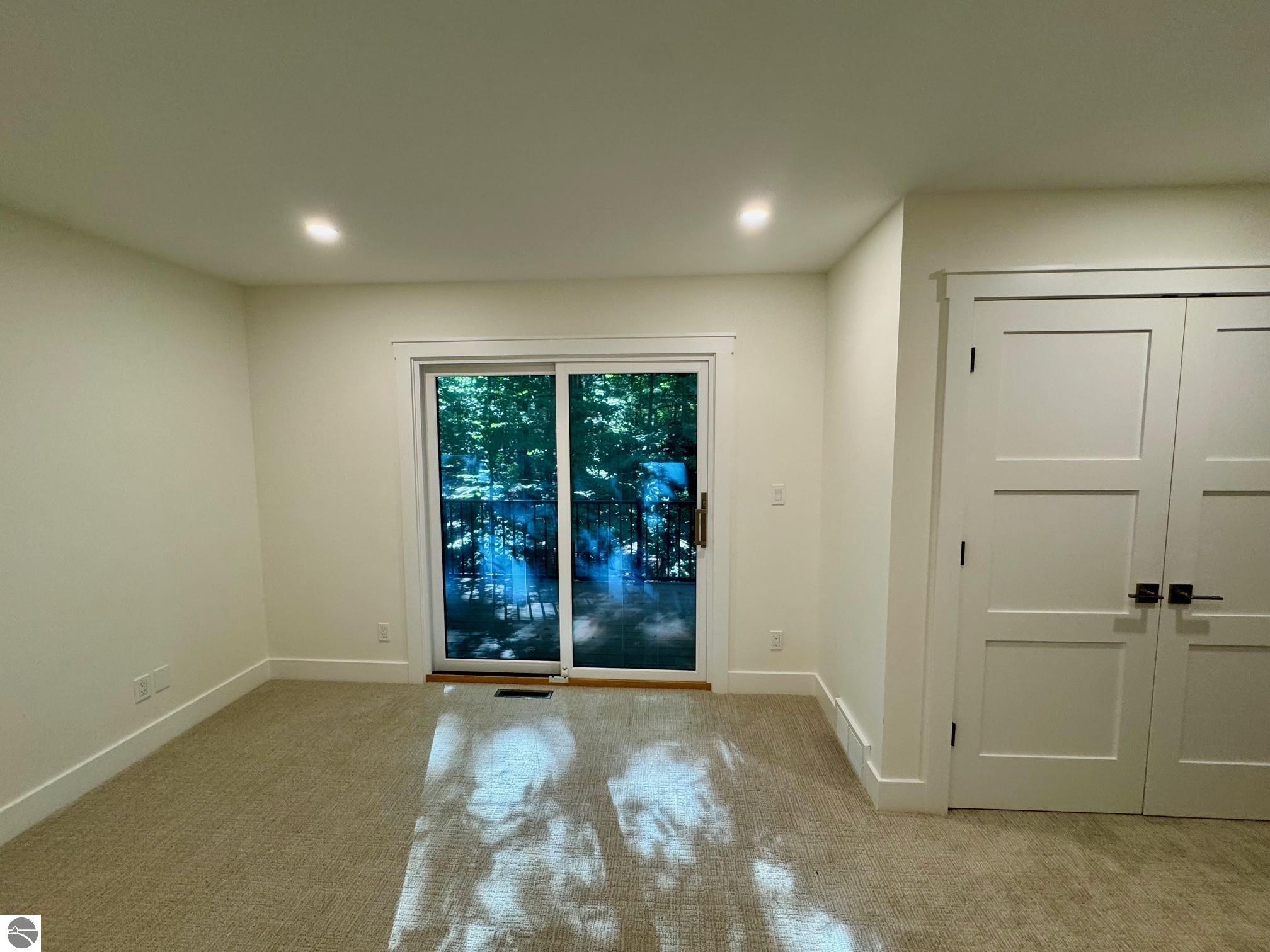 4005 Oxford Drive