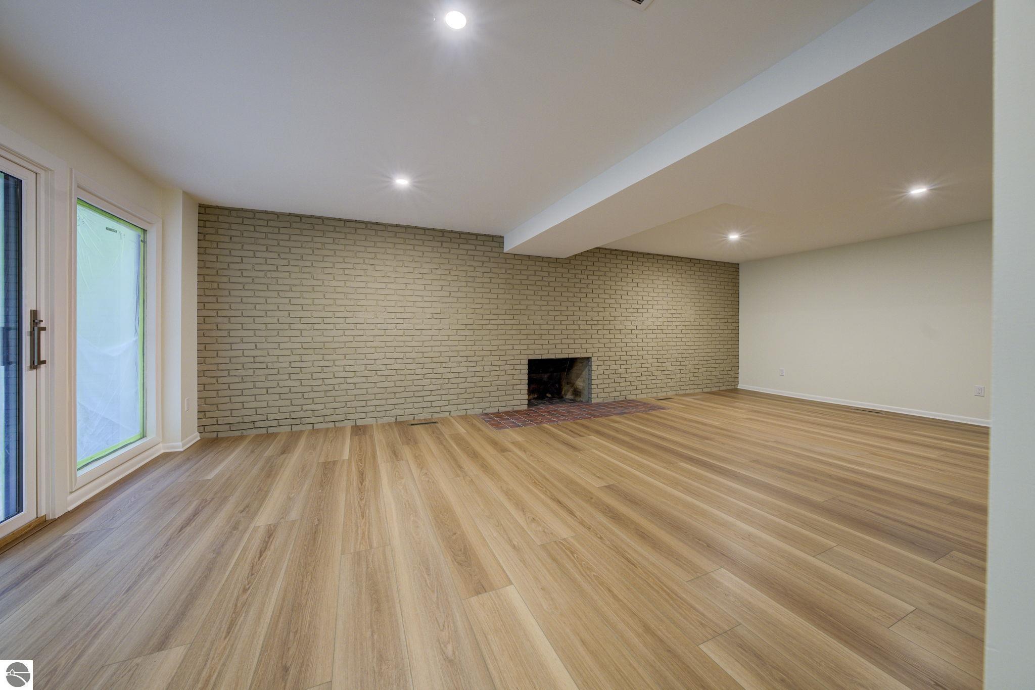 4005 Oxford Drive