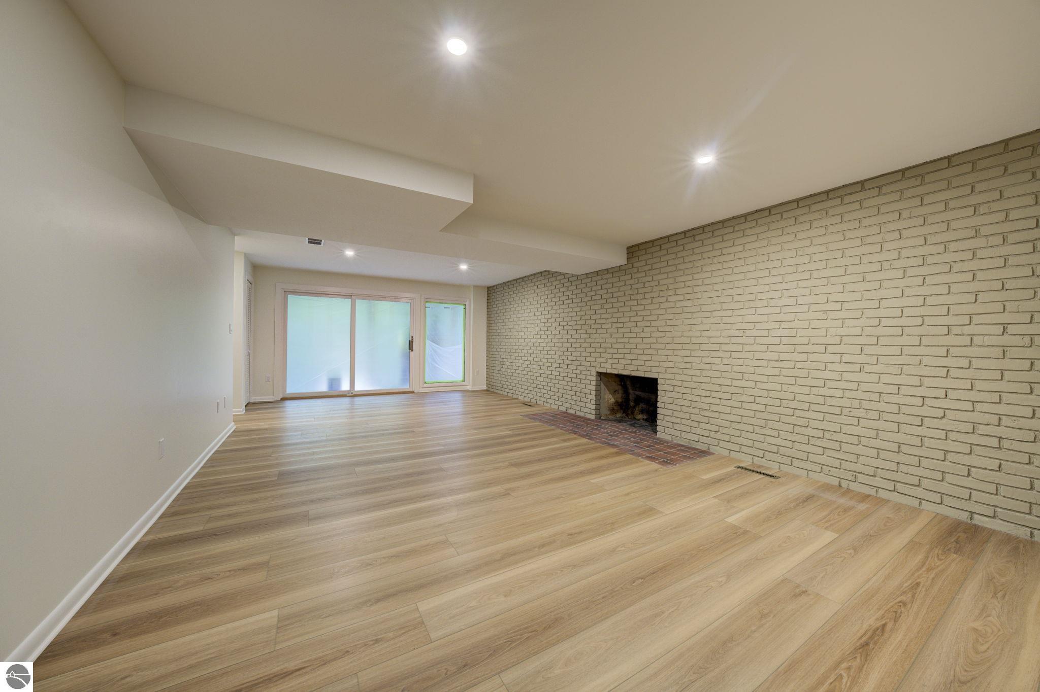 4005 Oxford Drive