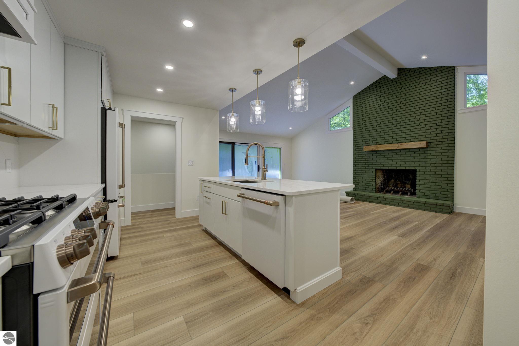 4005 Oxford Drive