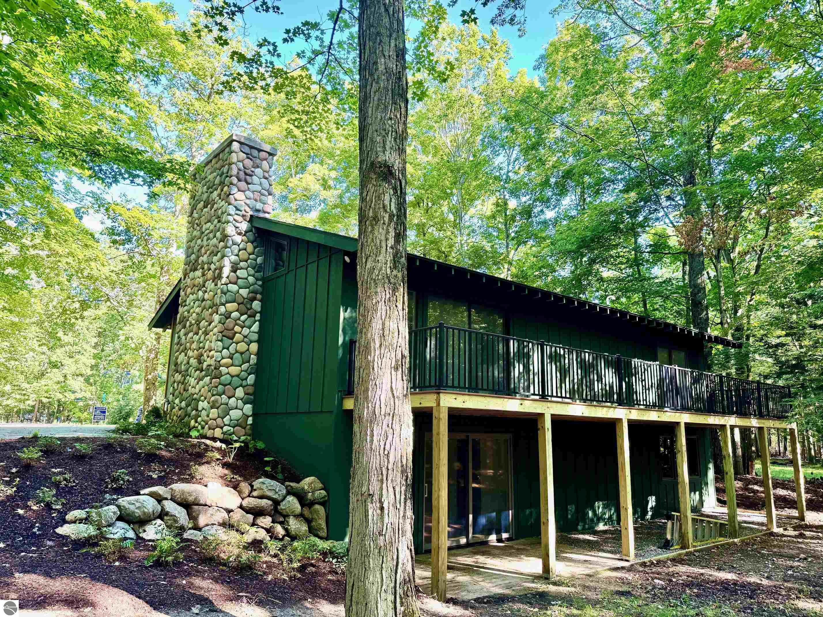 4005 Oxford Drive