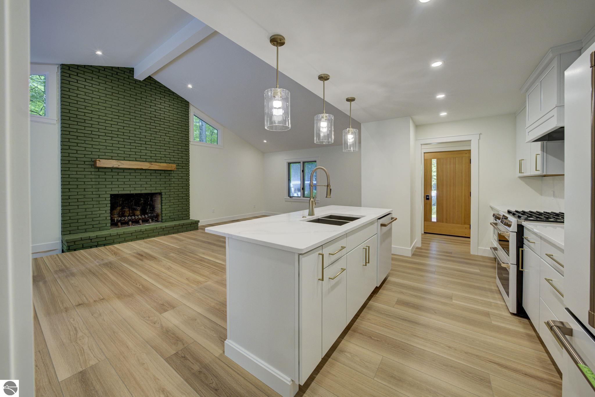 4005 Oxford Drive