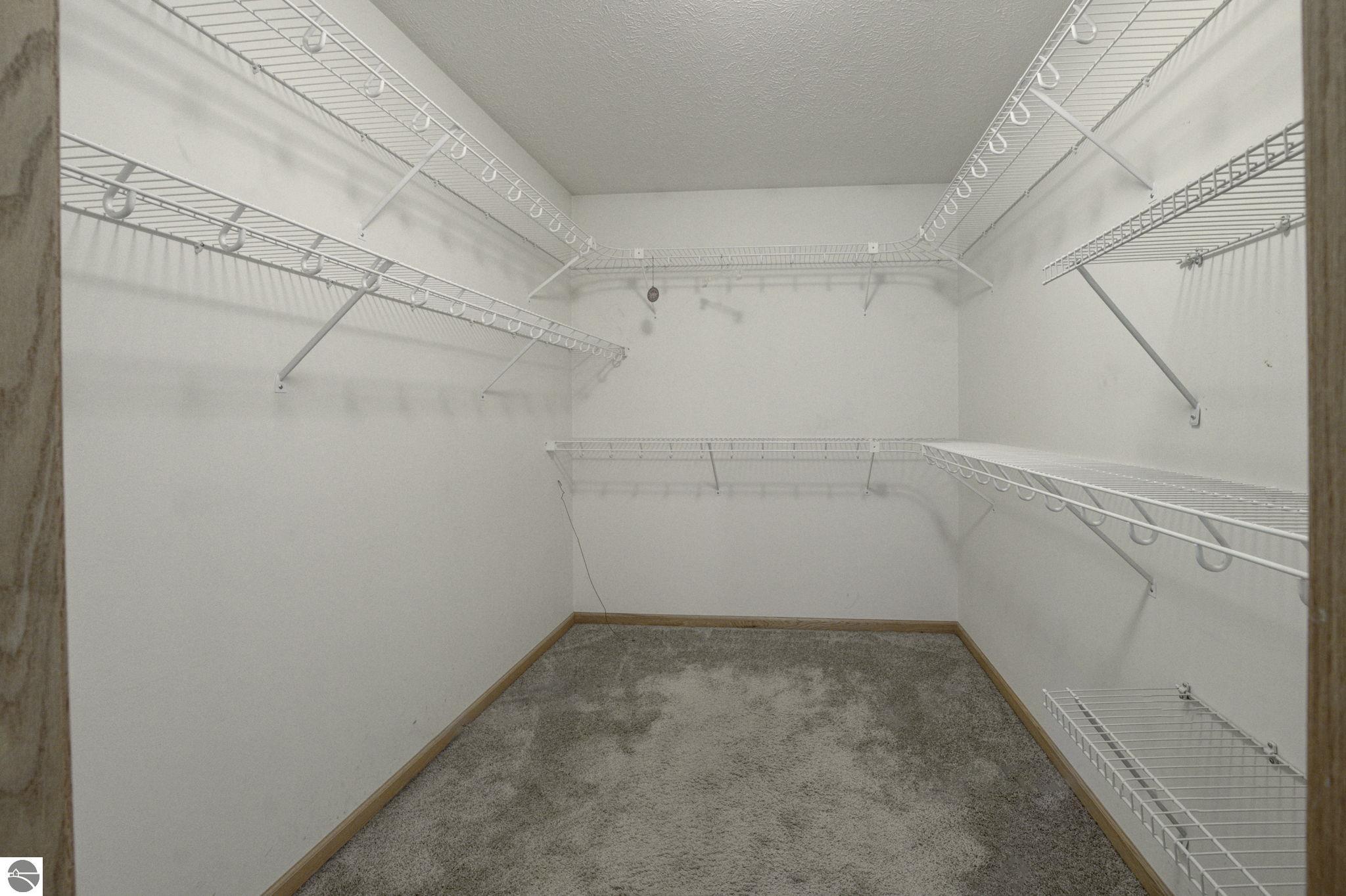 11124 Meadow View Drive