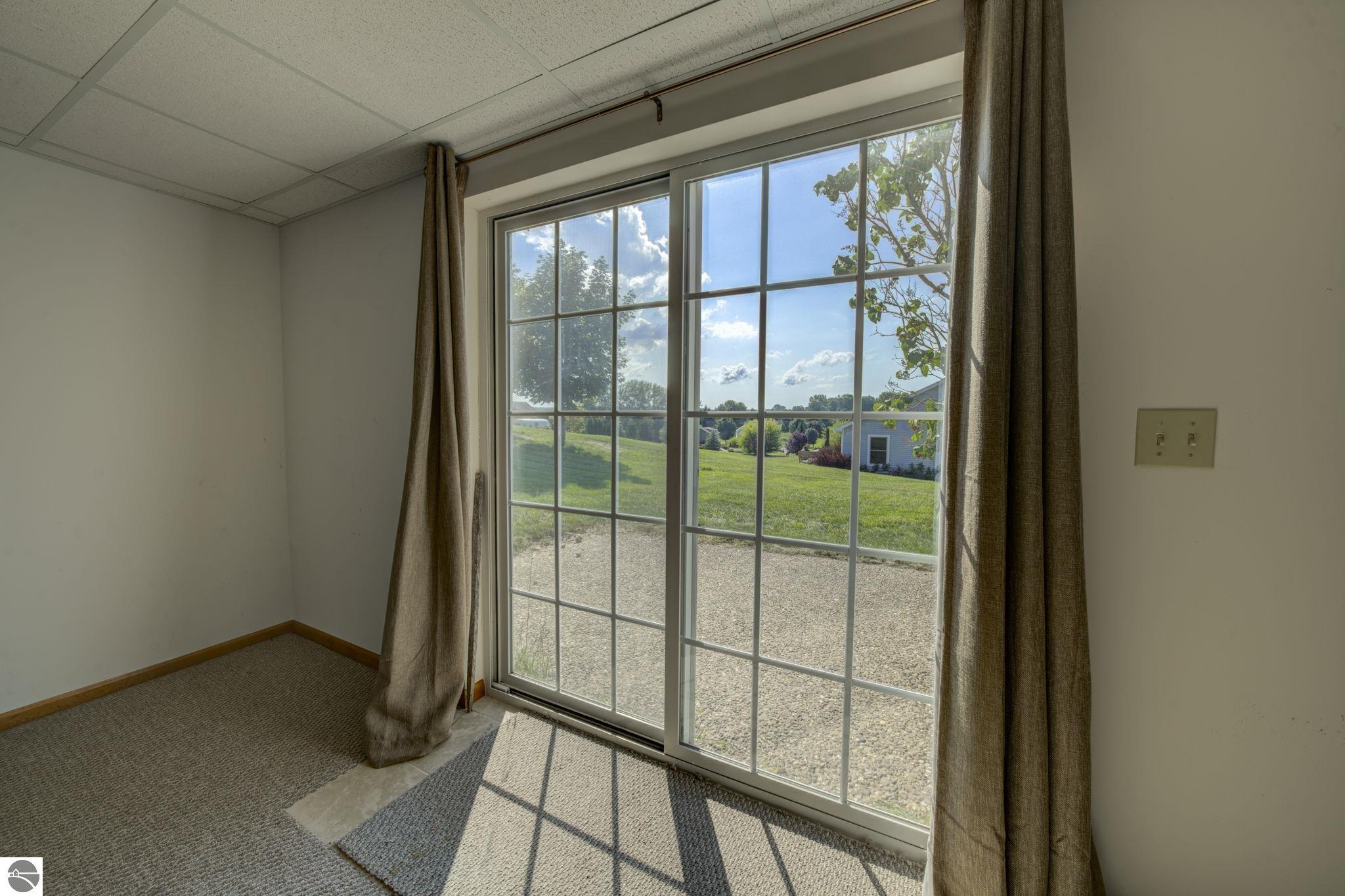 11124 Meadow View Drive