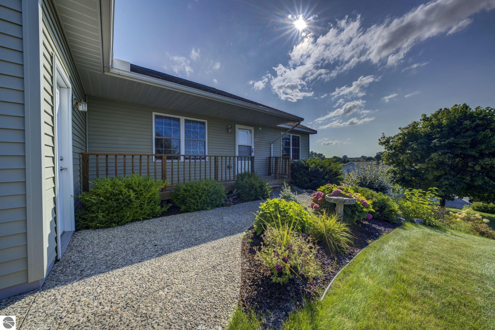 11124 Meadow View Drive