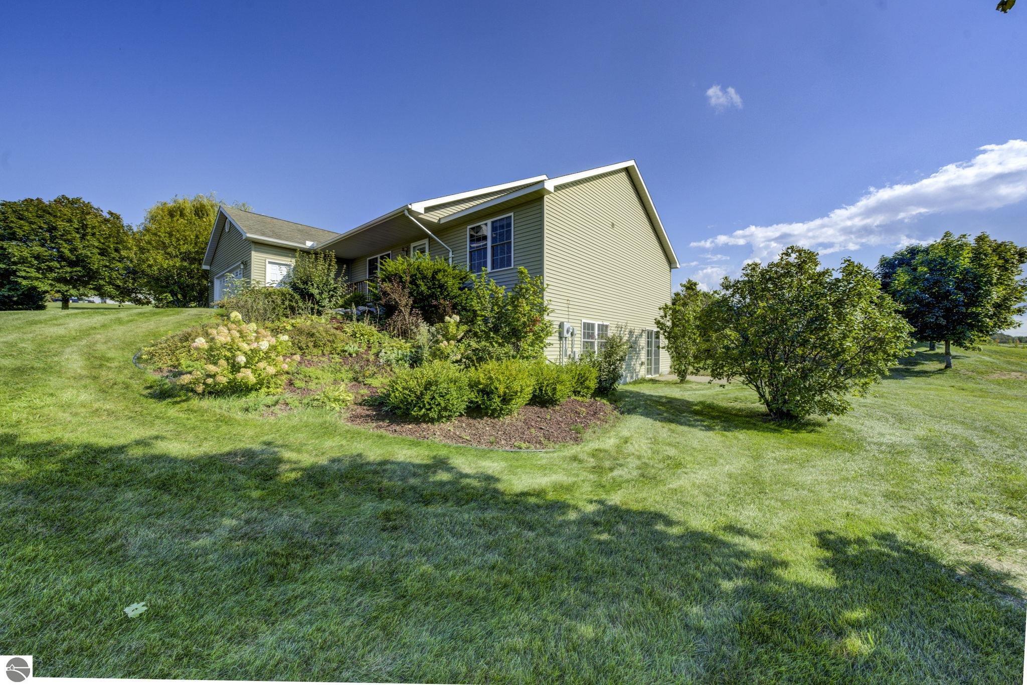 11124 Meadow View Drive