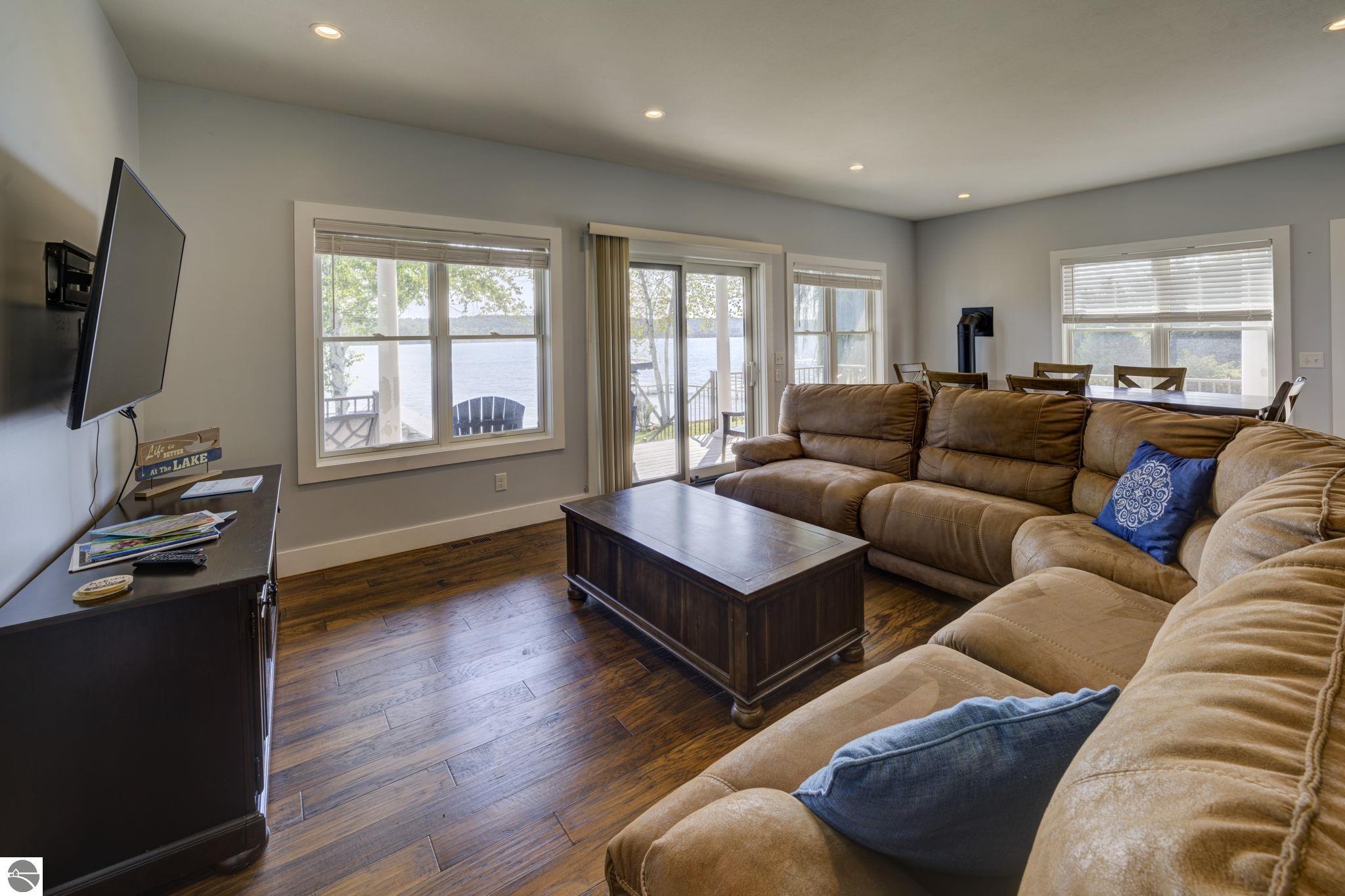 2181 Lake Shore Drive