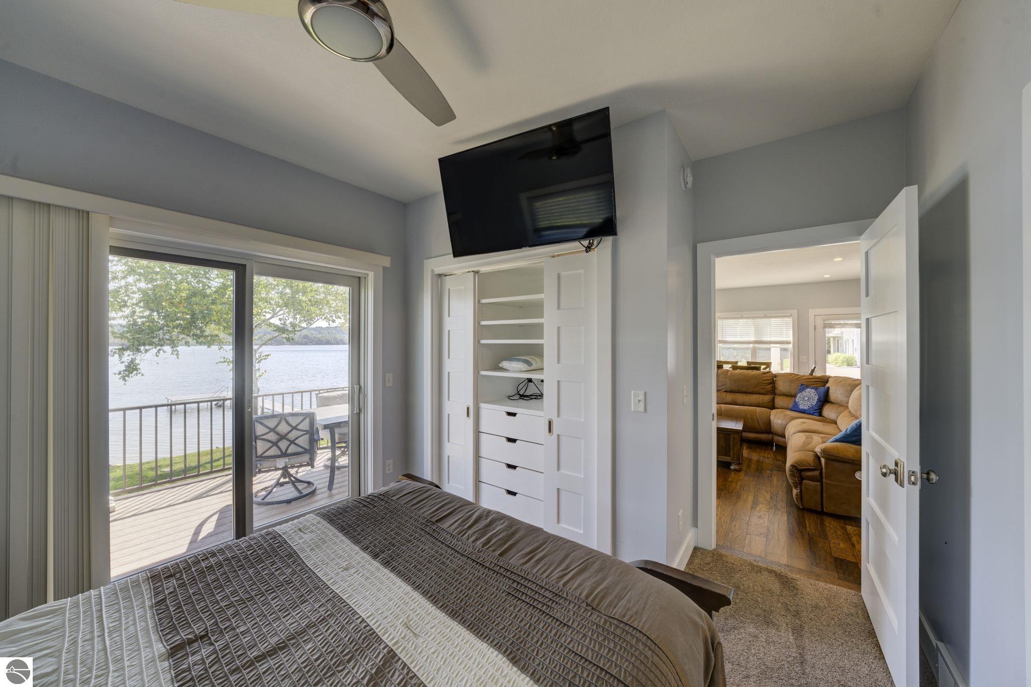 2181 Lake Shore Drive