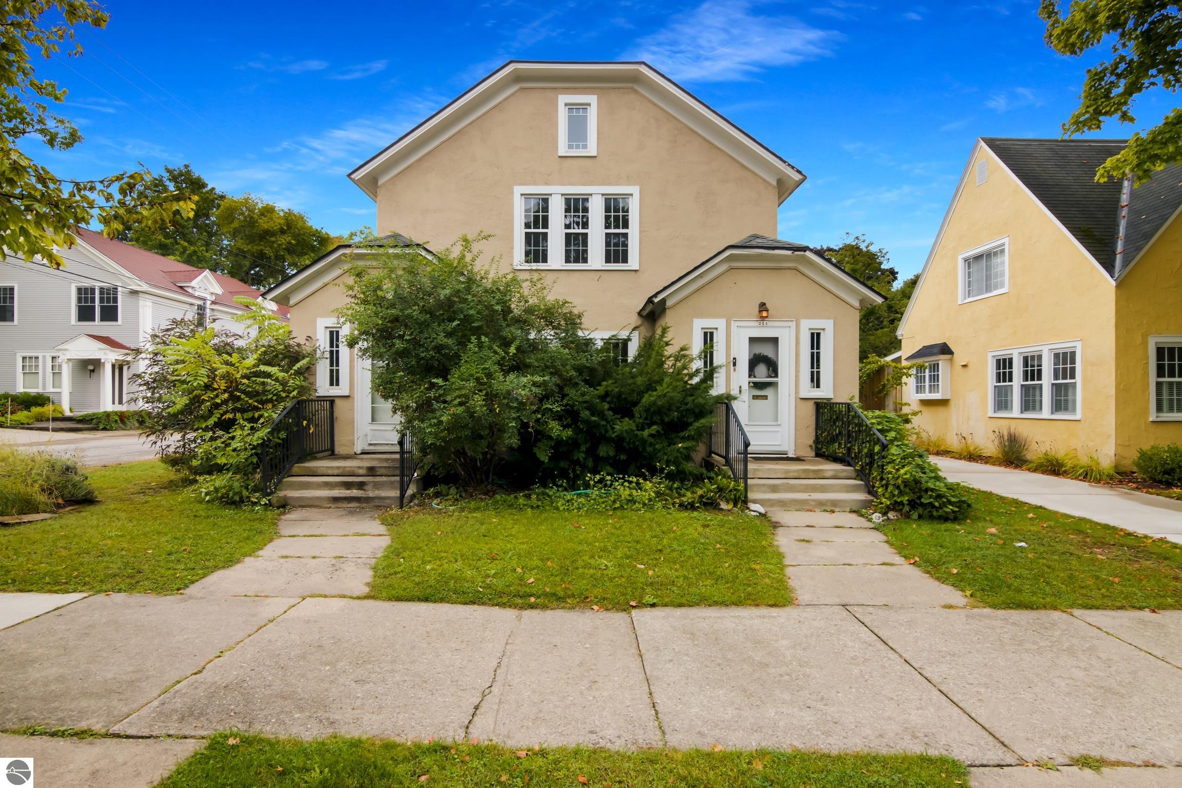 214 Wellington Street # 216 Unit: 214, 216