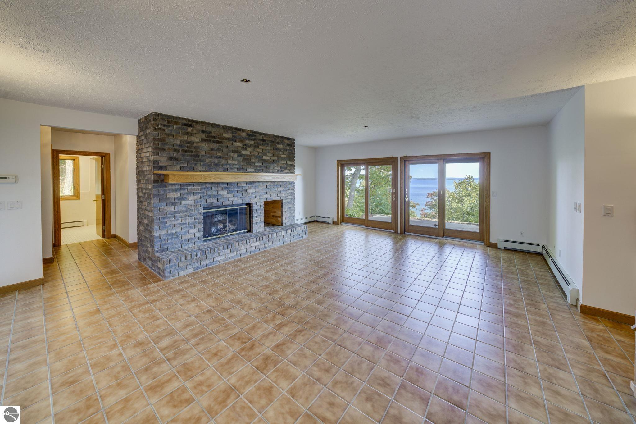 931 Ridgeview Trail