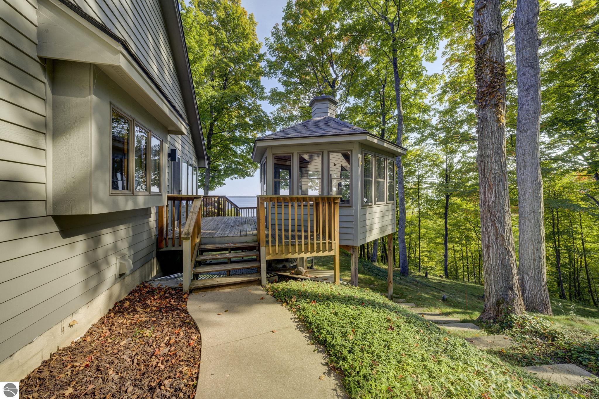 931 Ridgeview Trail