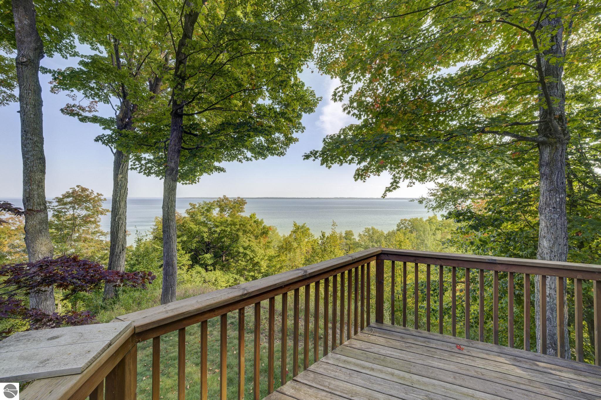 931 Ridgeview Trail