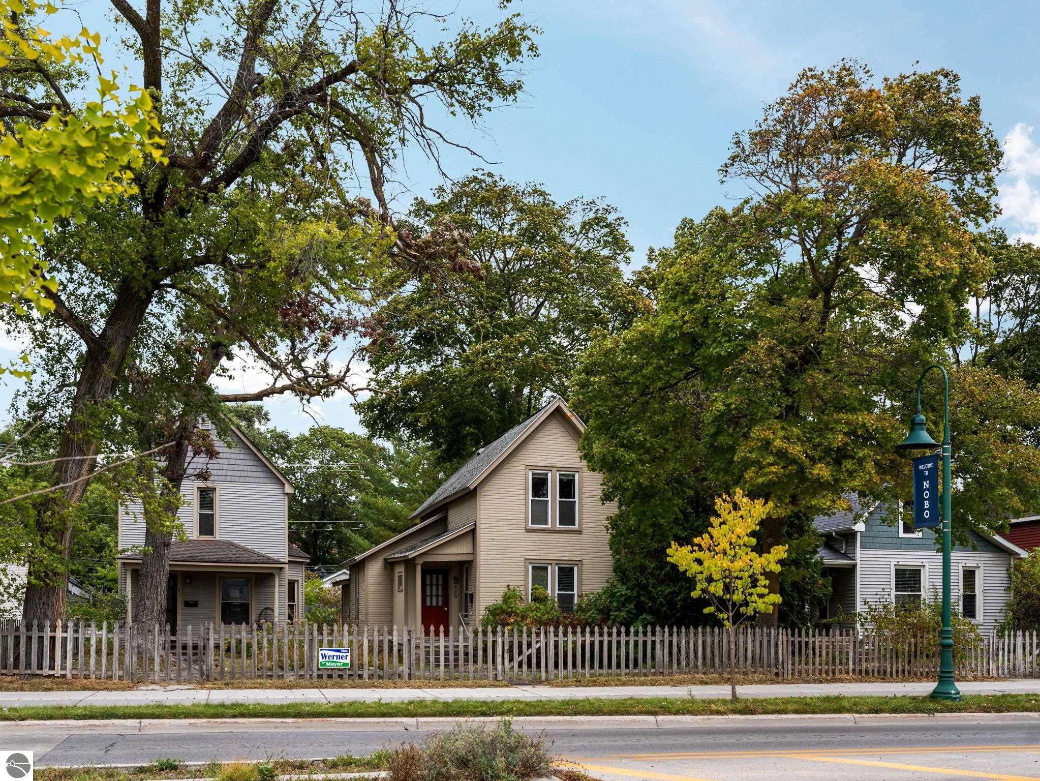 637,639,641 E Eighth Street, Traverse City