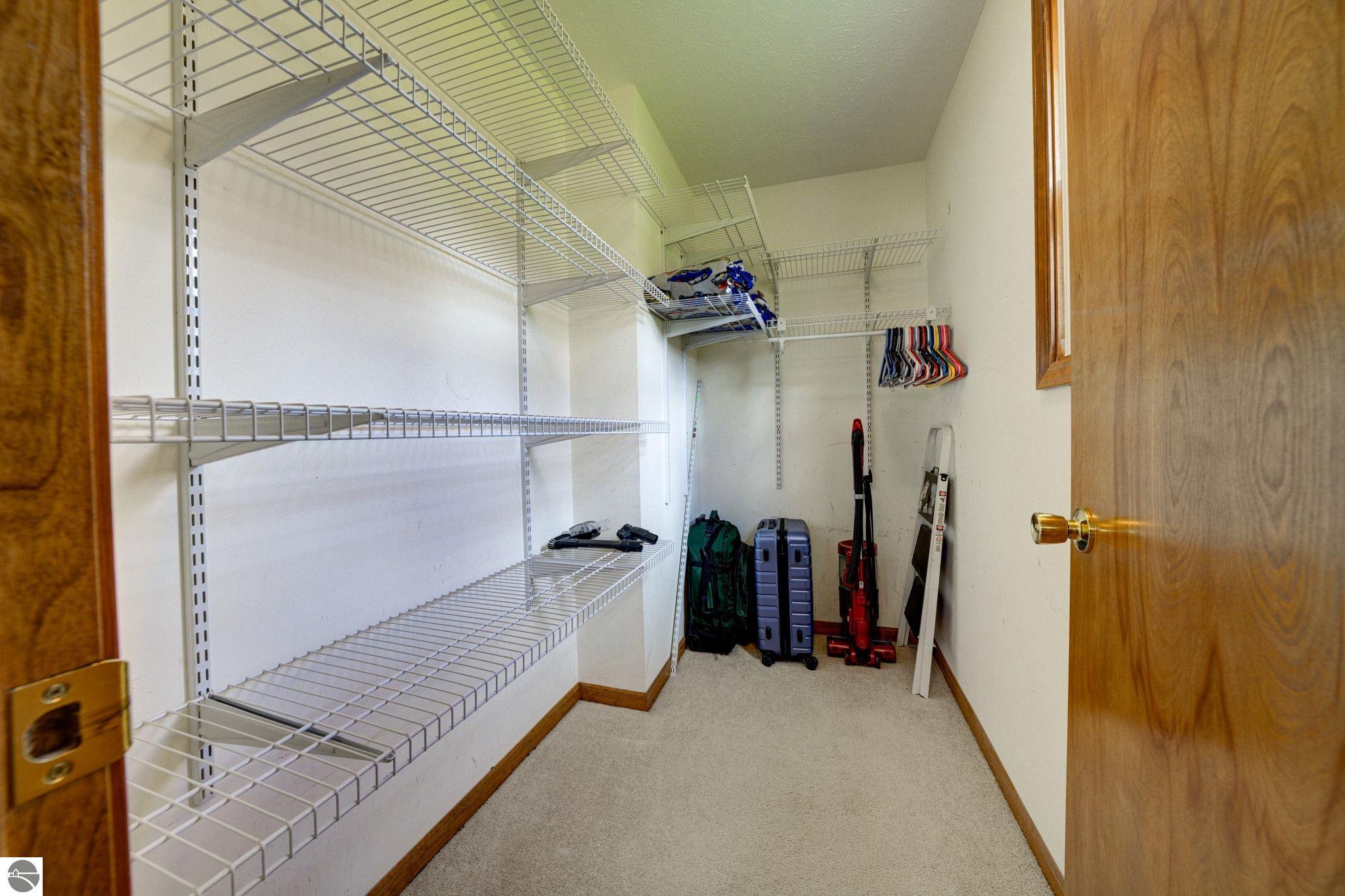 12199 Lincoln Hollow