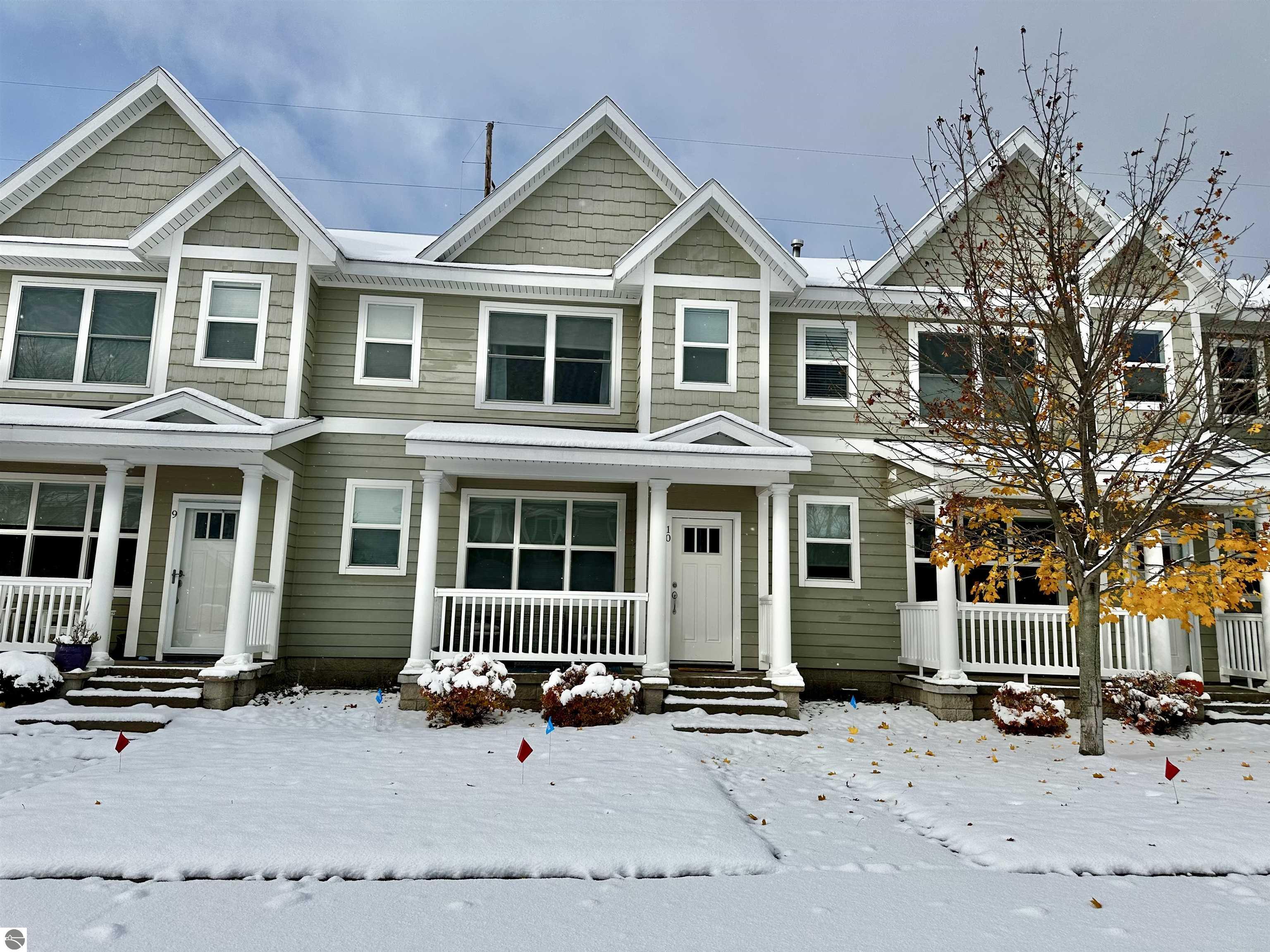 982 Lake Ridge Drive