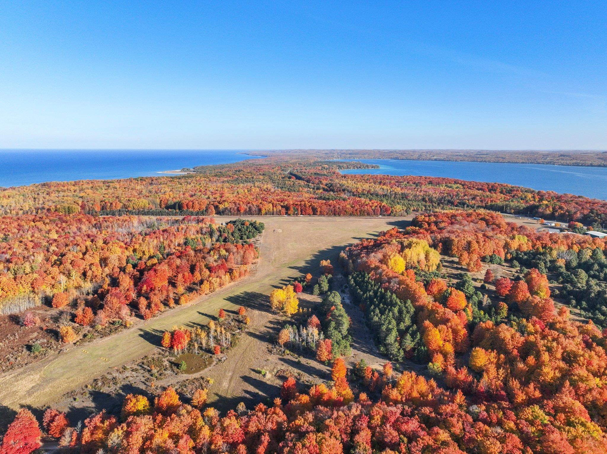 Homes for sale in Kewadin, MI | 9 Hangar Way, Kewadin, MI 49648 | MLS# 80053043