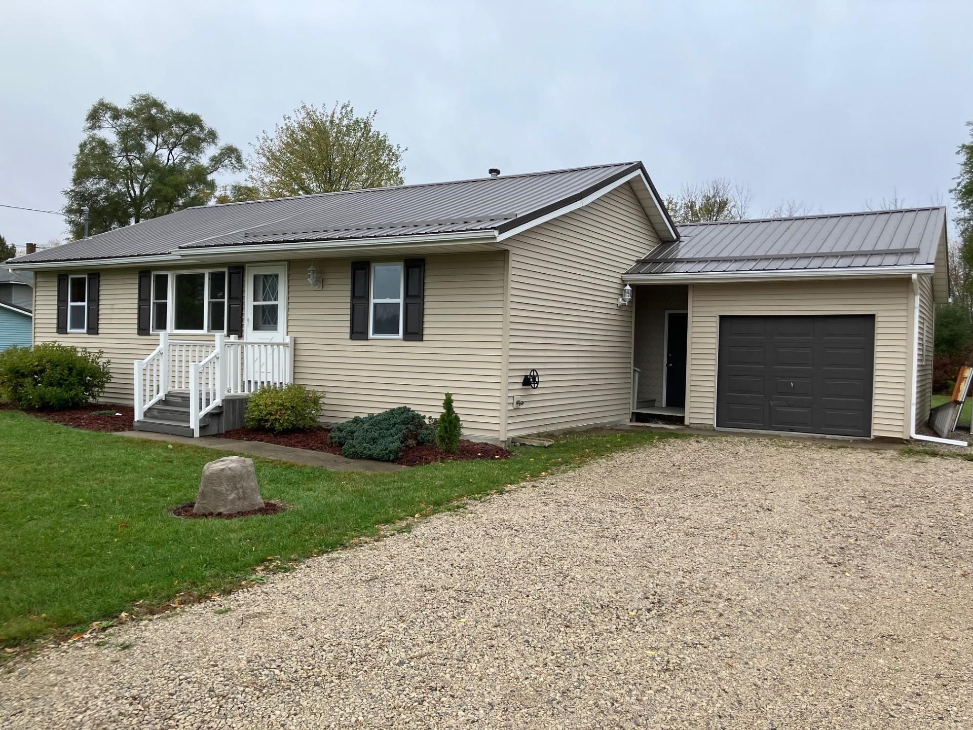 Homes for sale in Rosebush, MI | 4471 N Mission Rd, Rosebush, MI 48878 | MLS# 80060459