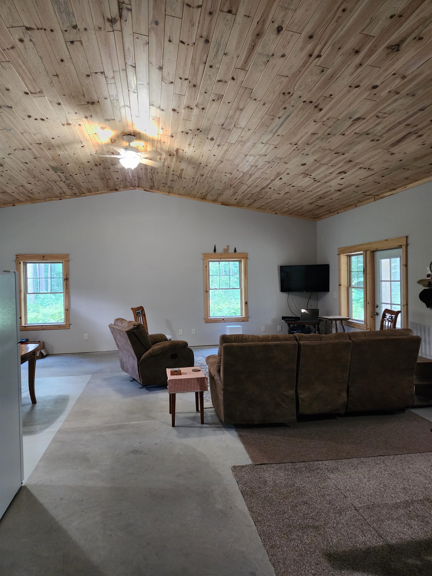 Homes for sale in Houghton Lake, MI | 6698 Birdsong Rd, Houghton Lake, MI 48629 | MLS# 80061062