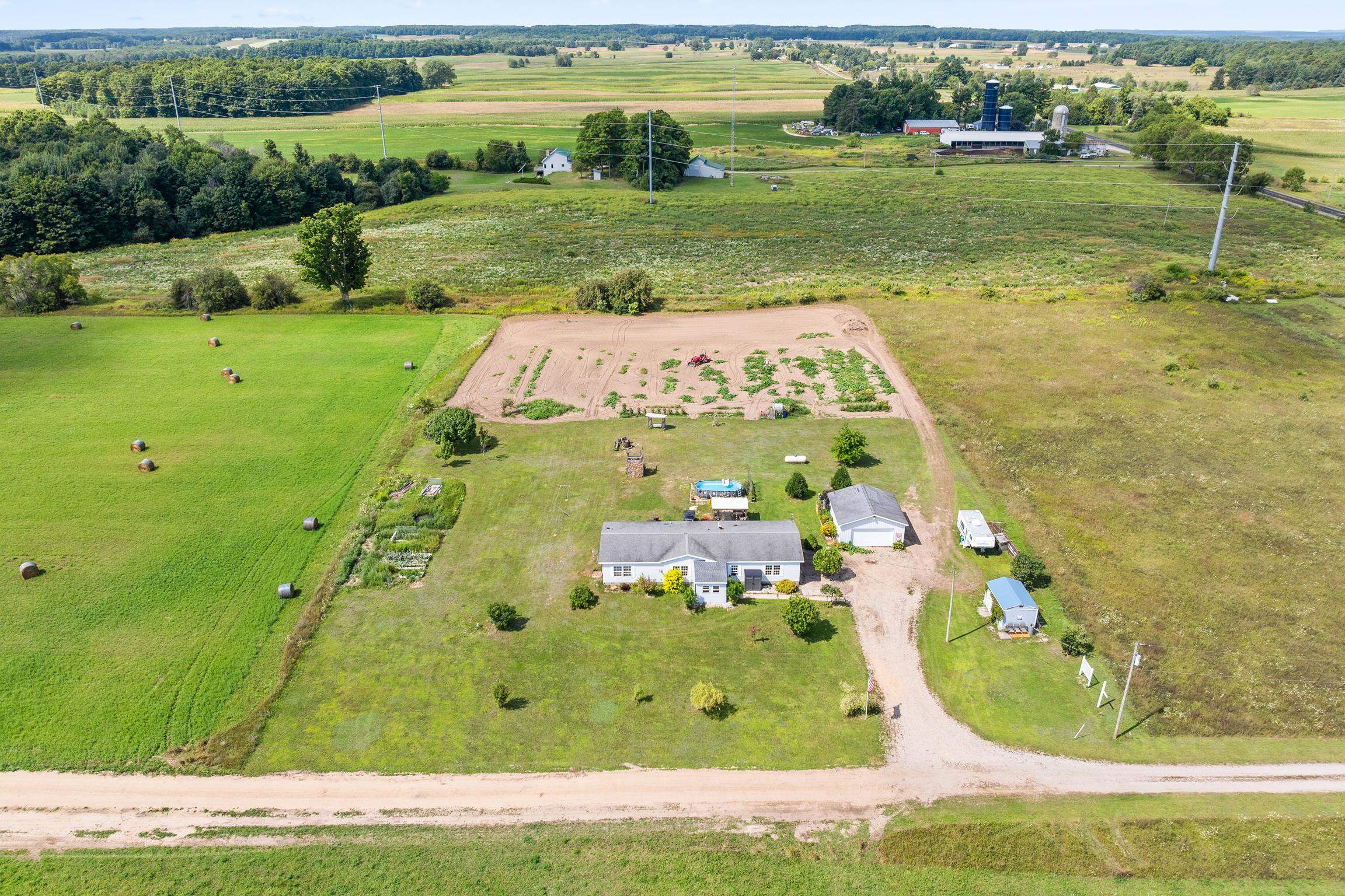 Homes for sale in Grawn, MI | 4433 Hamlin Rd, Grawn, MI 49637 | MLS# 80061260