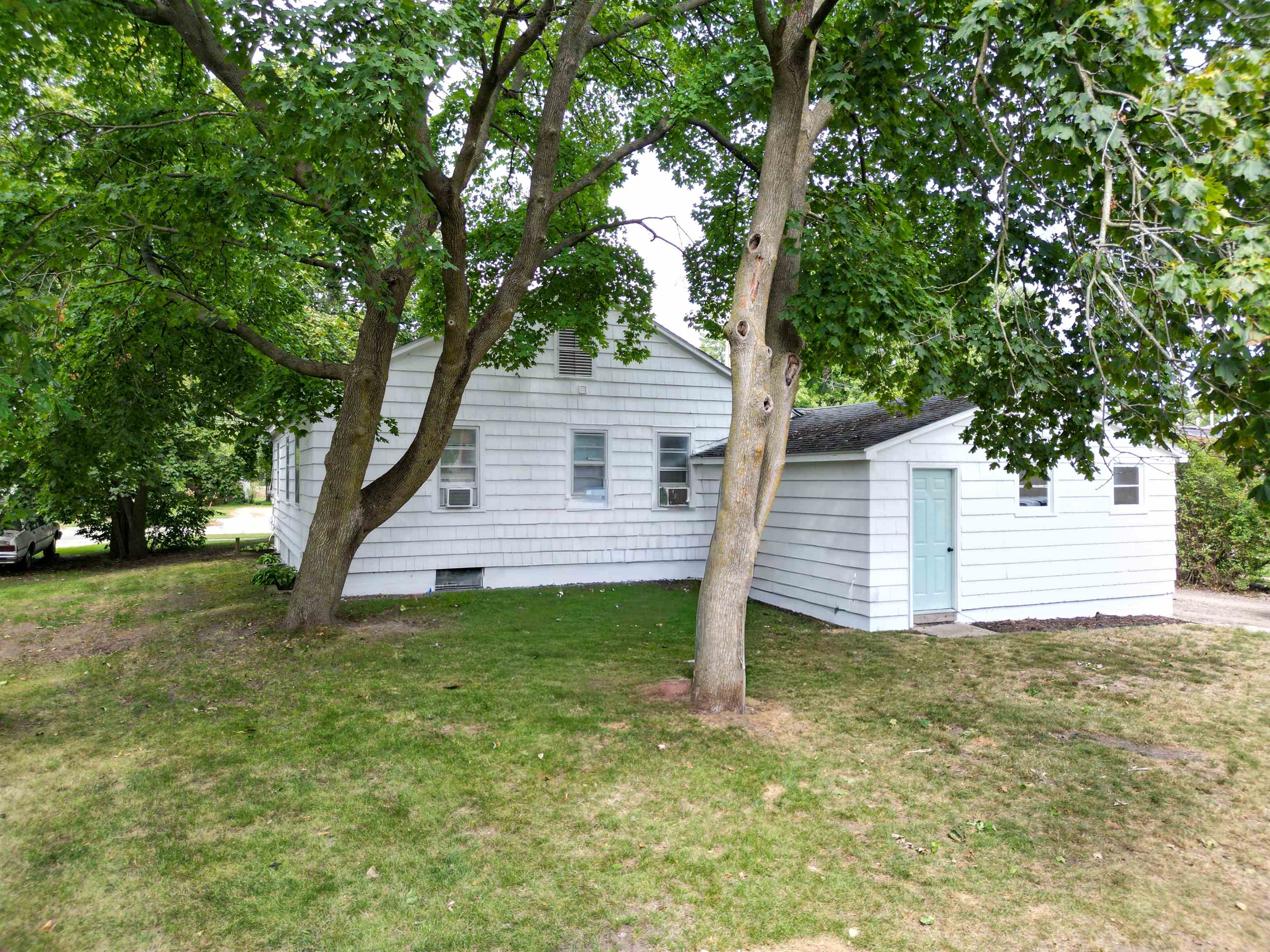 Homes for sale in Mount Pleasant, MI | 1104 1/2 E Broadway, Mount Pleasant, MI 48858 | MLS# 80061367