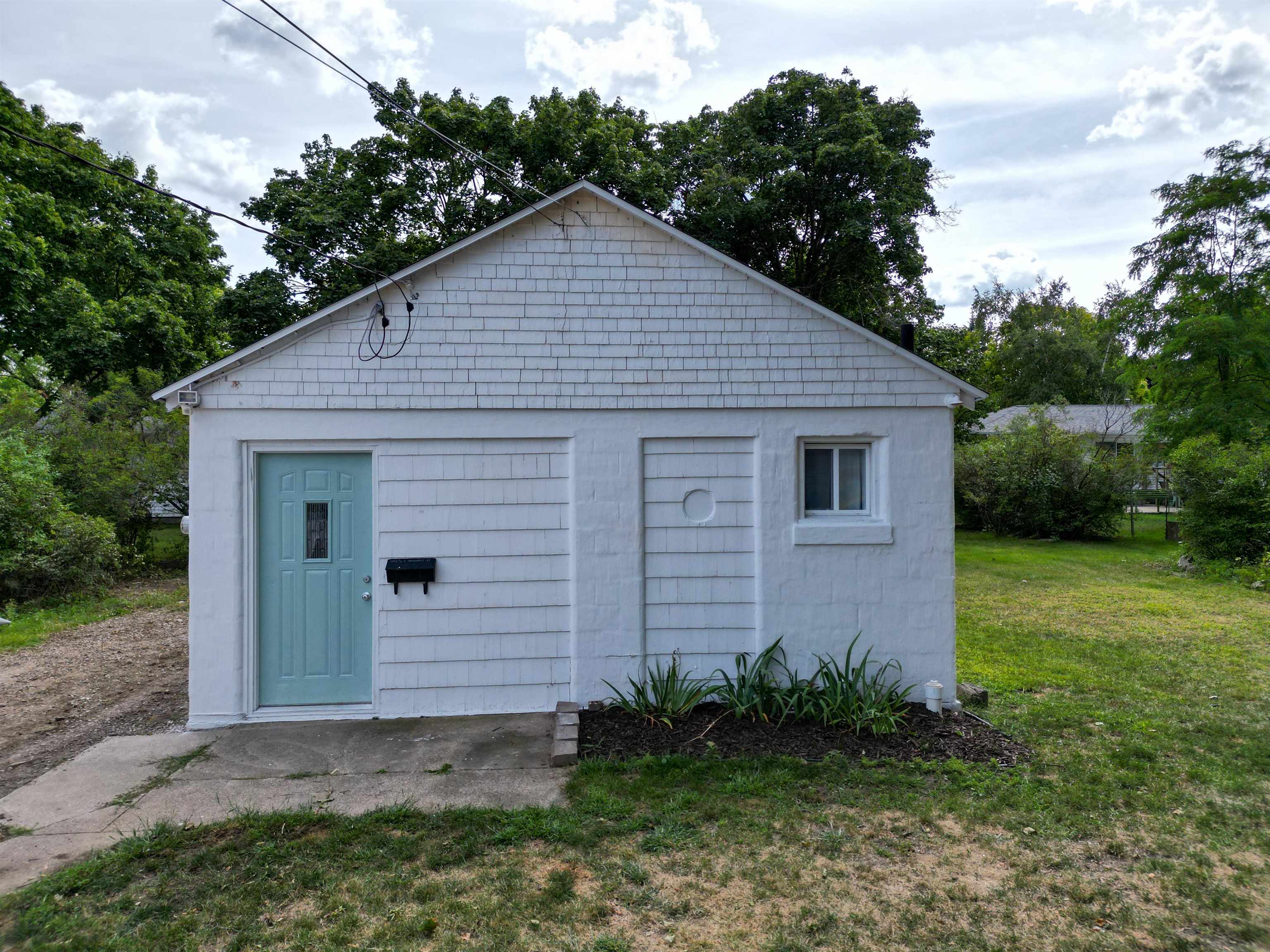 Homes for sale in Mount Pleasant, MI | 1104 1/2 E Broadway, Mount Pleasant, MI 48858 | MLS# 80061367