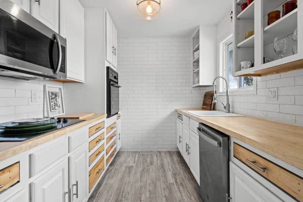 Homes for sale in Traverse City, MI | 9600 S Lake Leelanau Dr, Traverse City, MI 49684 | MLS# 80061587