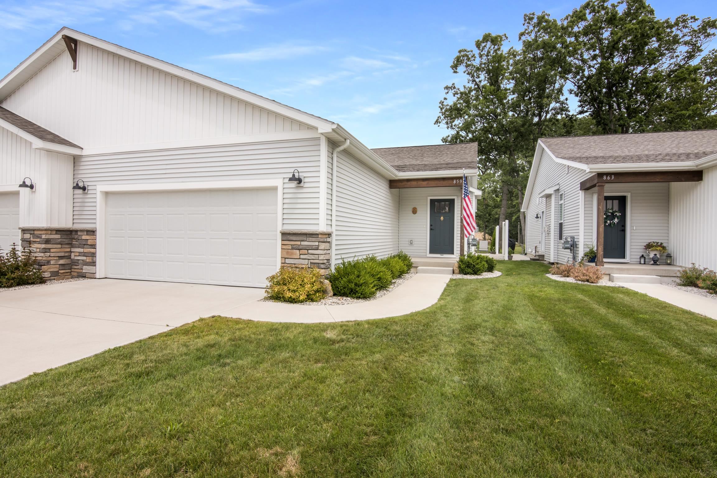 Homes for sale in Traverse City, MI | 859 Carson St, Traverse City, MI 49684 | MLS# 80062066