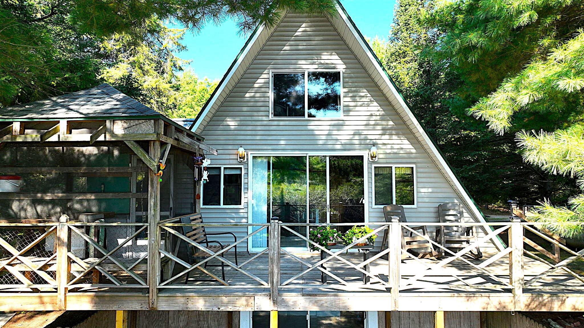 Homes for sale in Roscommon, MI | 724 Lynn Dr, Roscommon, MI 48653 | MLS# 80062148