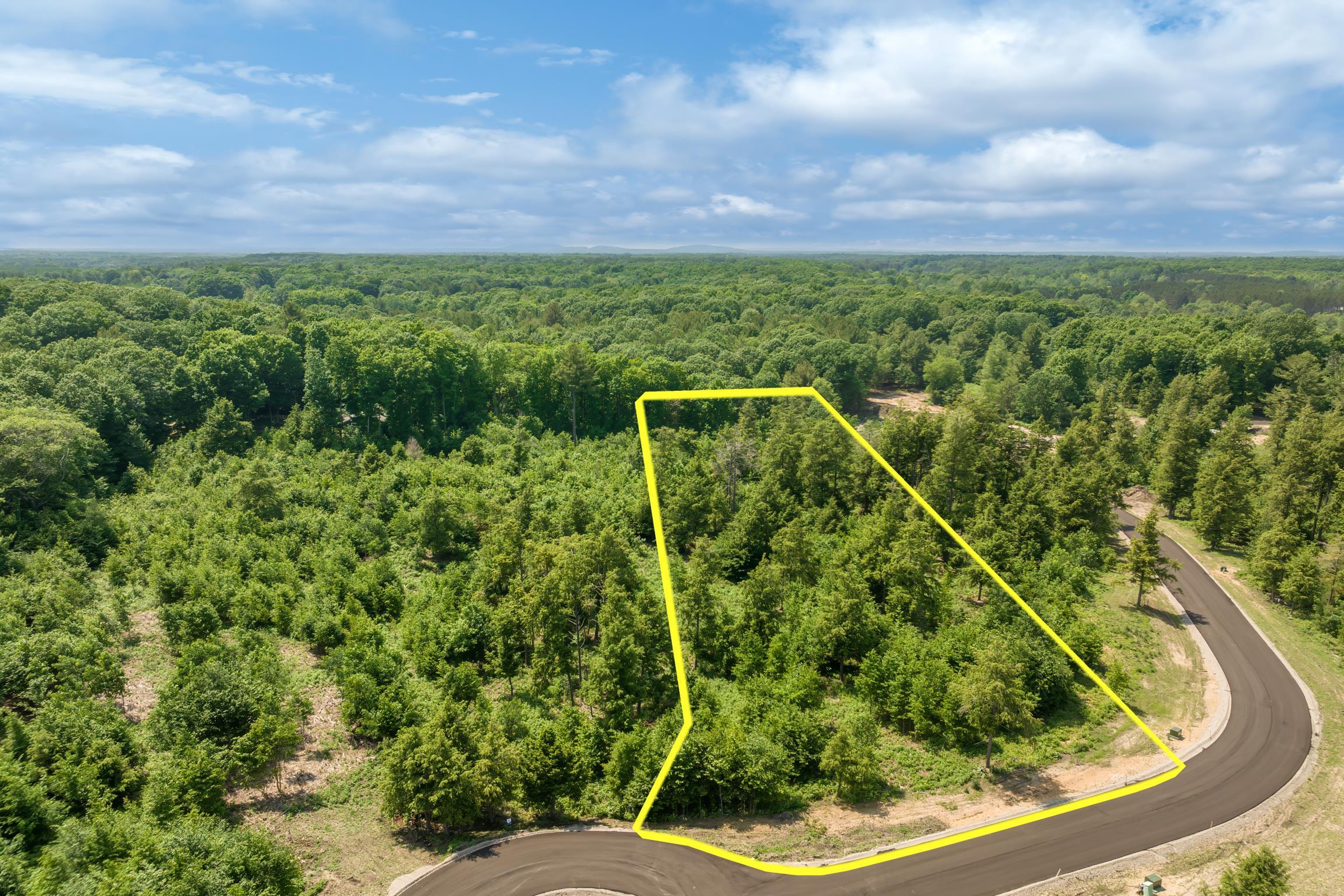 Homes for sale in Traverse City, MI | 8787 Hemlock Hill Dr, Traverse City, MI 49685 | MLS# 80062335