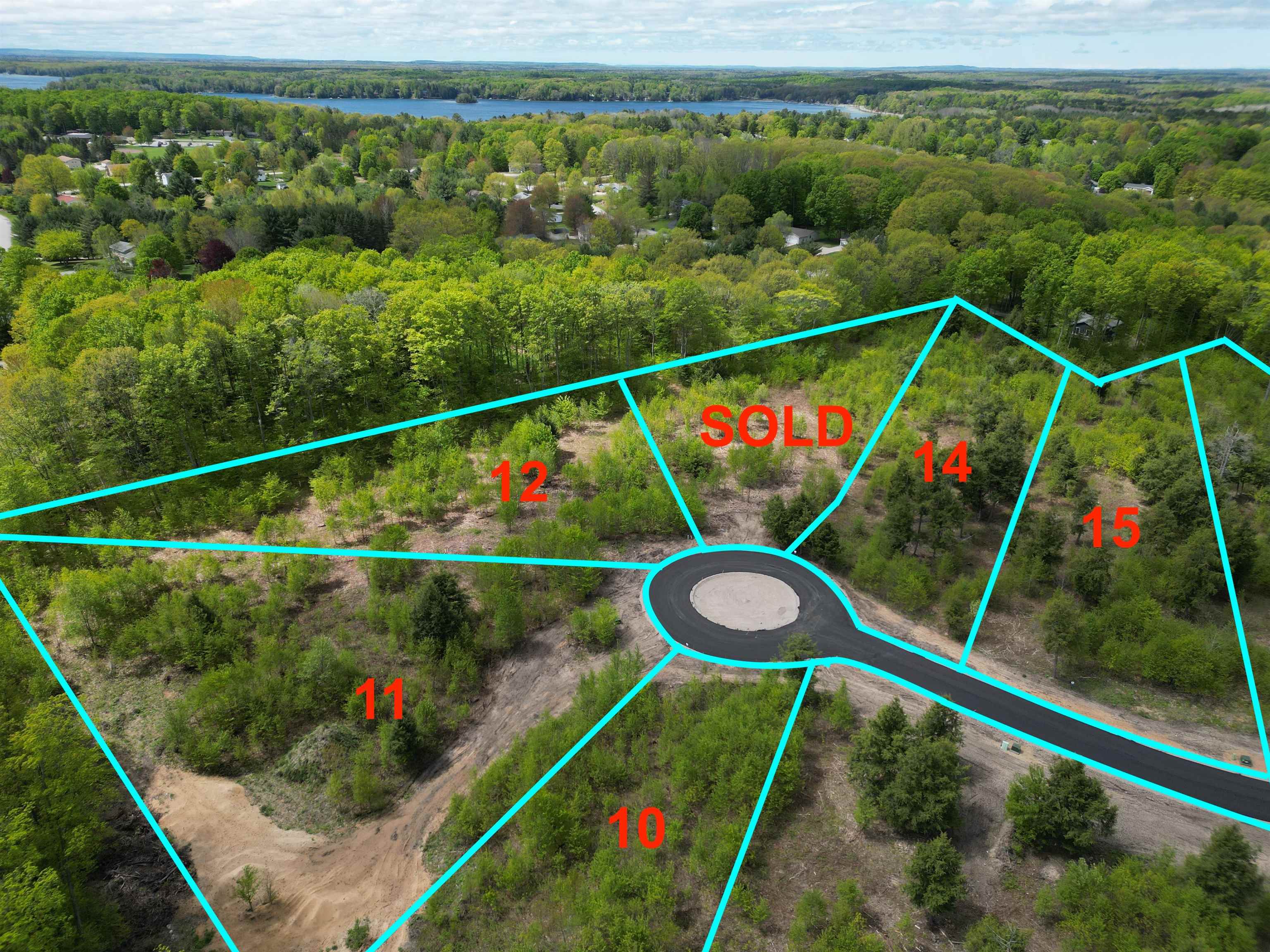 Homes for sale in Traverse City, MI | 8787 Hemlock Hill Dr, Traverse City, MI 49685 | MLS# 80062335