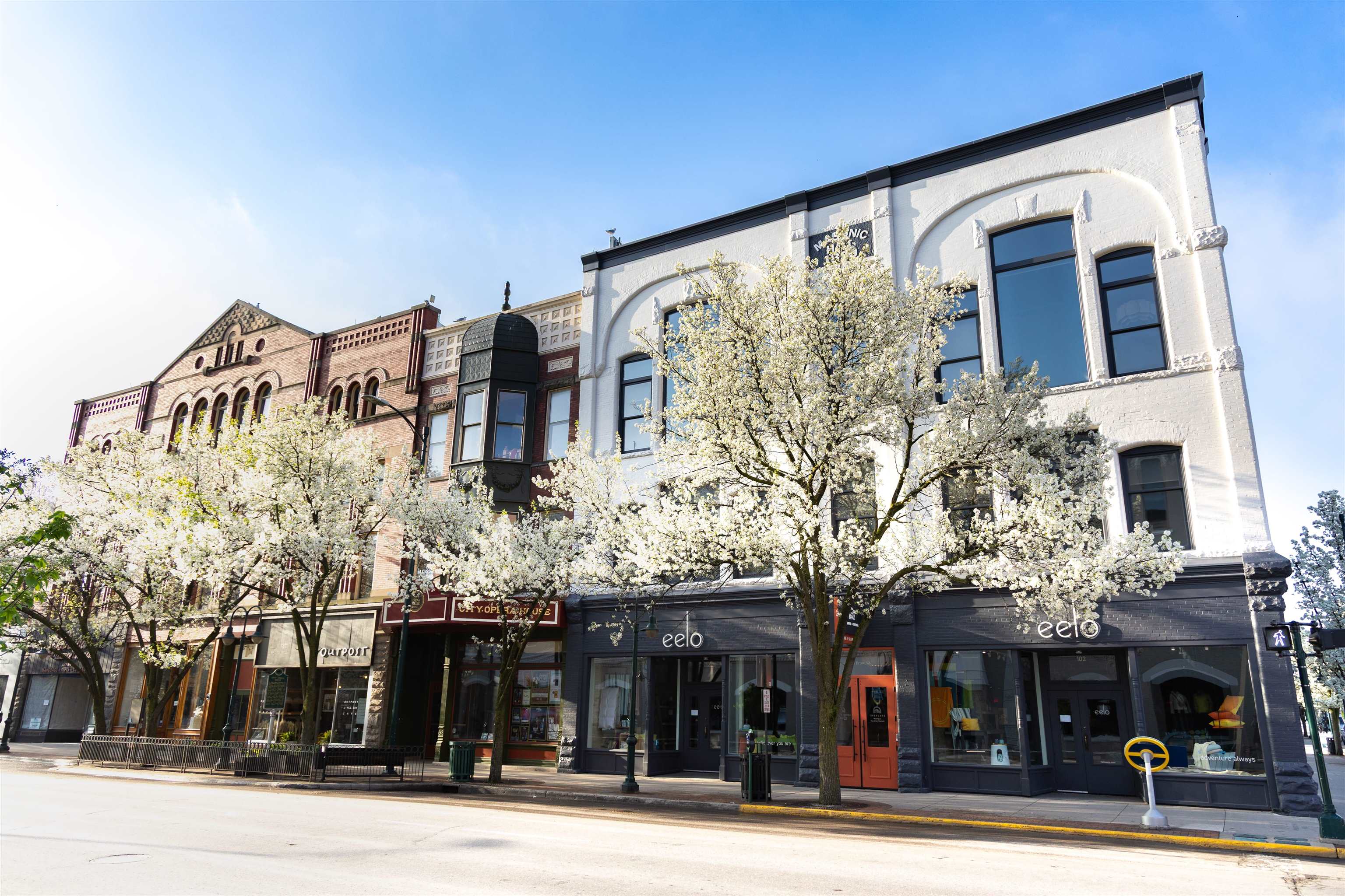 Homes for sale in Traverse City, MI | 100 E Front St #201, Traverse City, MI 49684 | MLS# 80062674