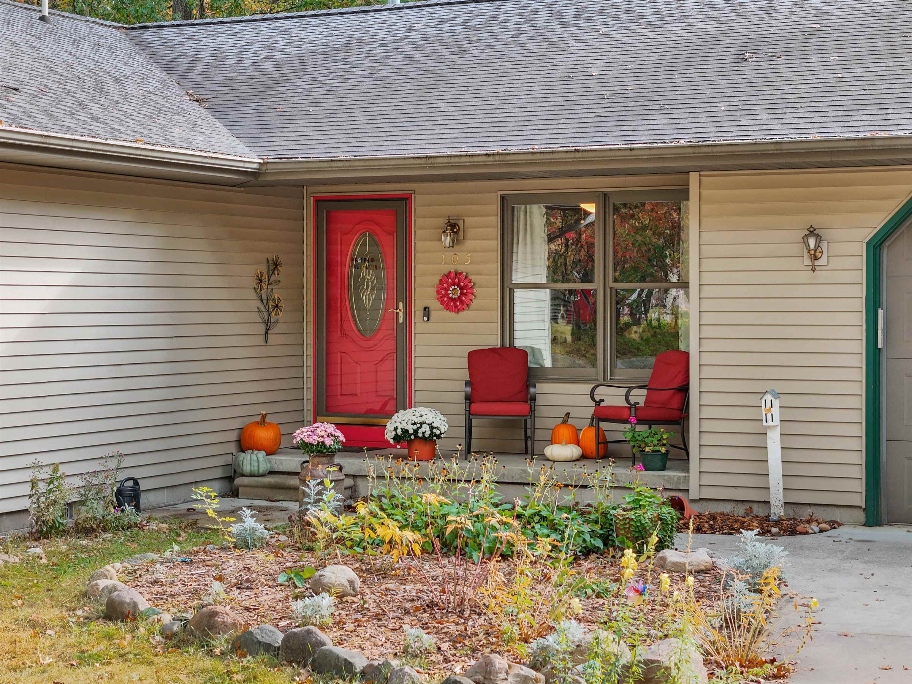 Homes for sale in Houghton Lake, MI | 105 Marigold Ln, Houghton Lake, MI 48629 | MLS# 80062684