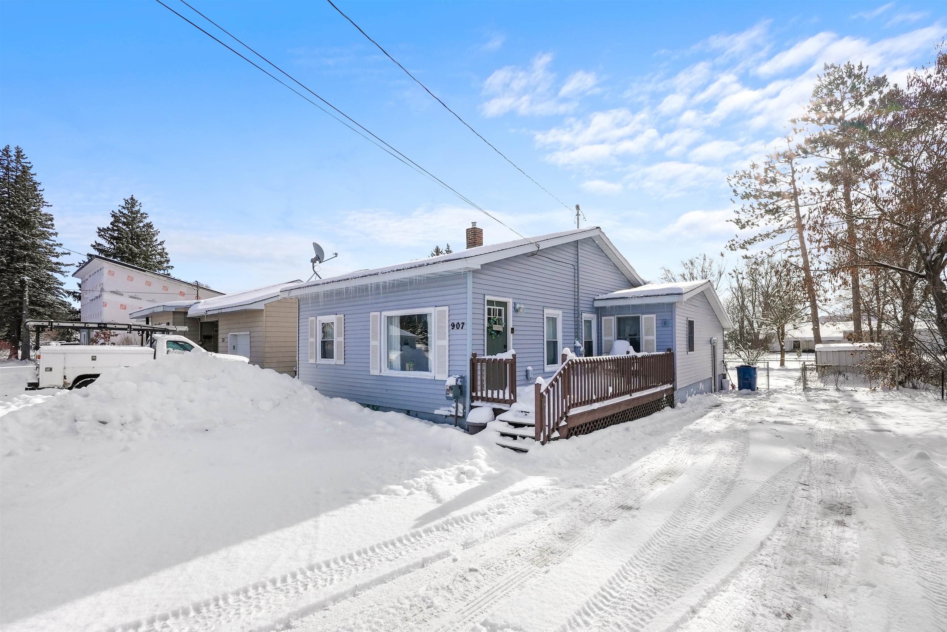 Homes for sale in Cadillac, MI | 907 Chestnut St, Cadillac, MI 49601 | MLS# 80064119