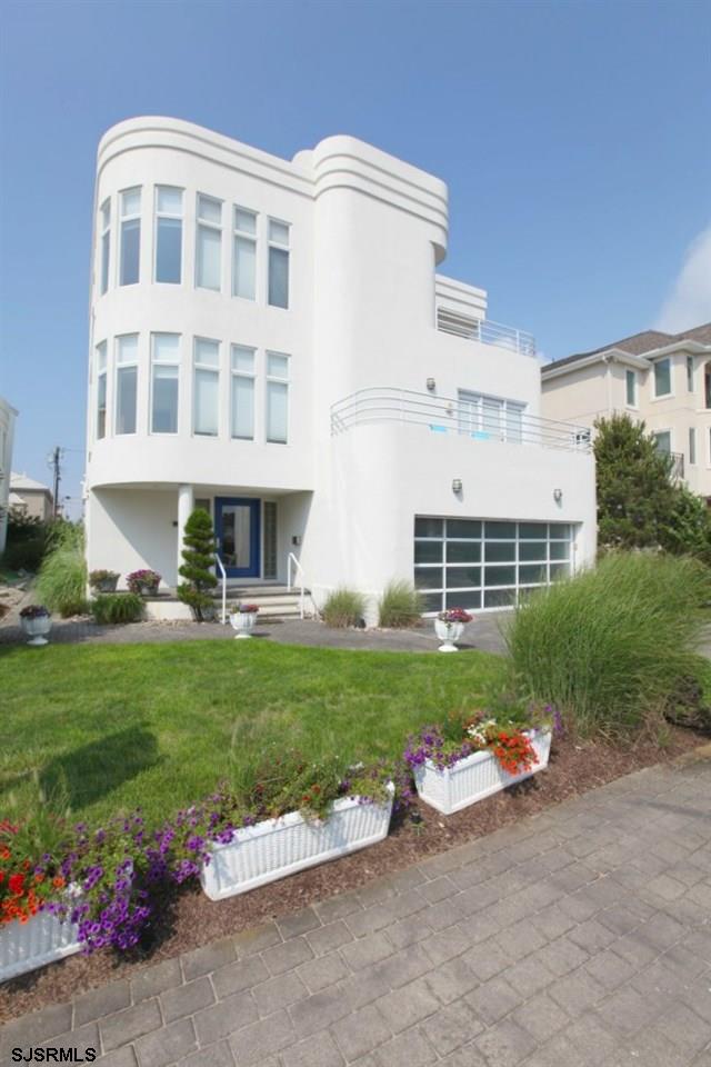 106 S Dudley Ave