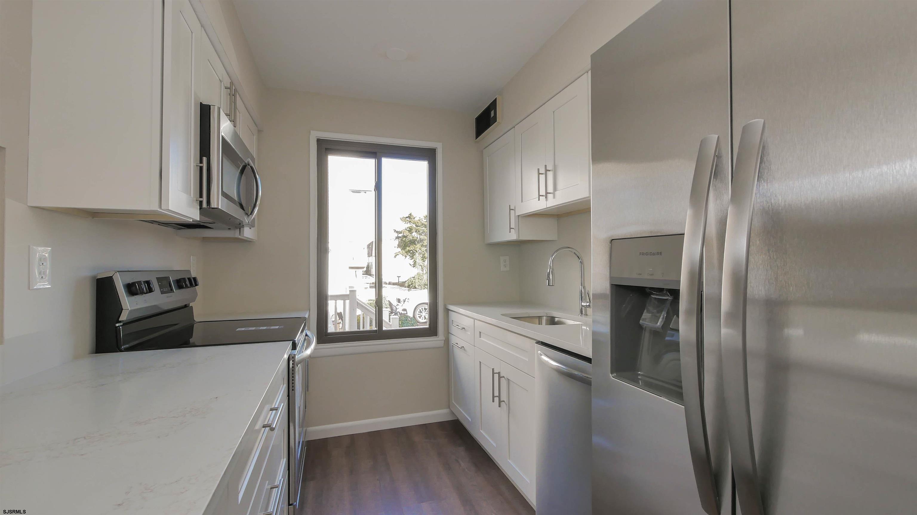 10 Safe Harbor Dr - Picture 3