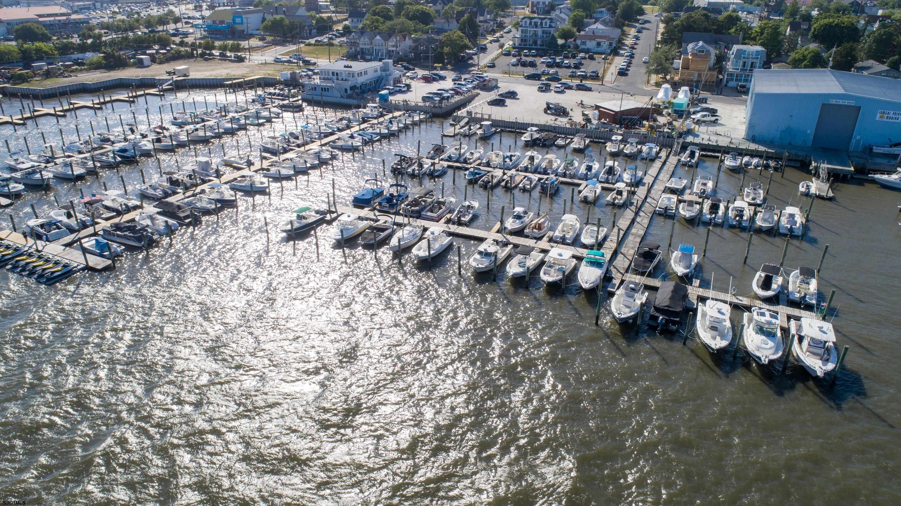 910 Bay Avenue - Picture 4