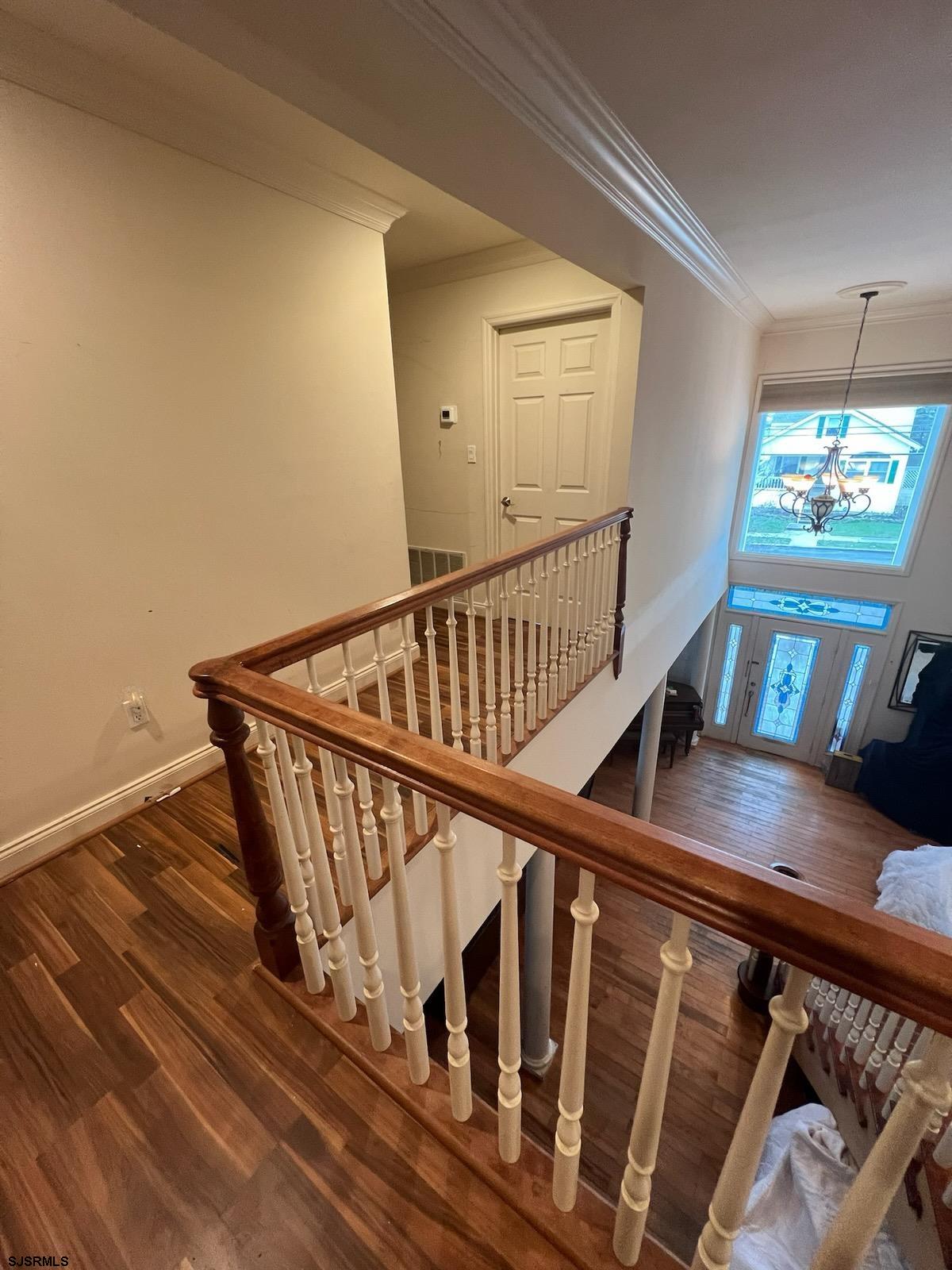 123 E Cedar Avenue