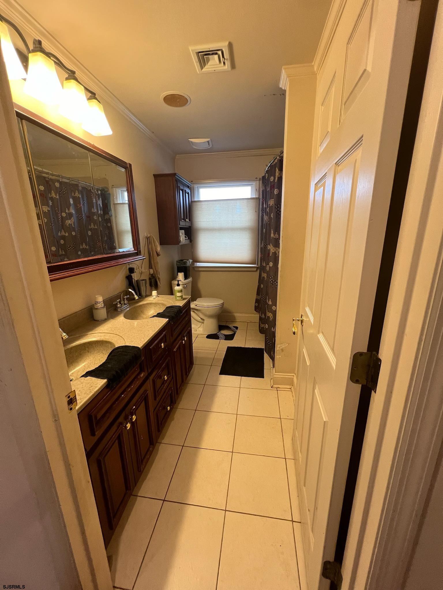 123 E Cedar Avenue