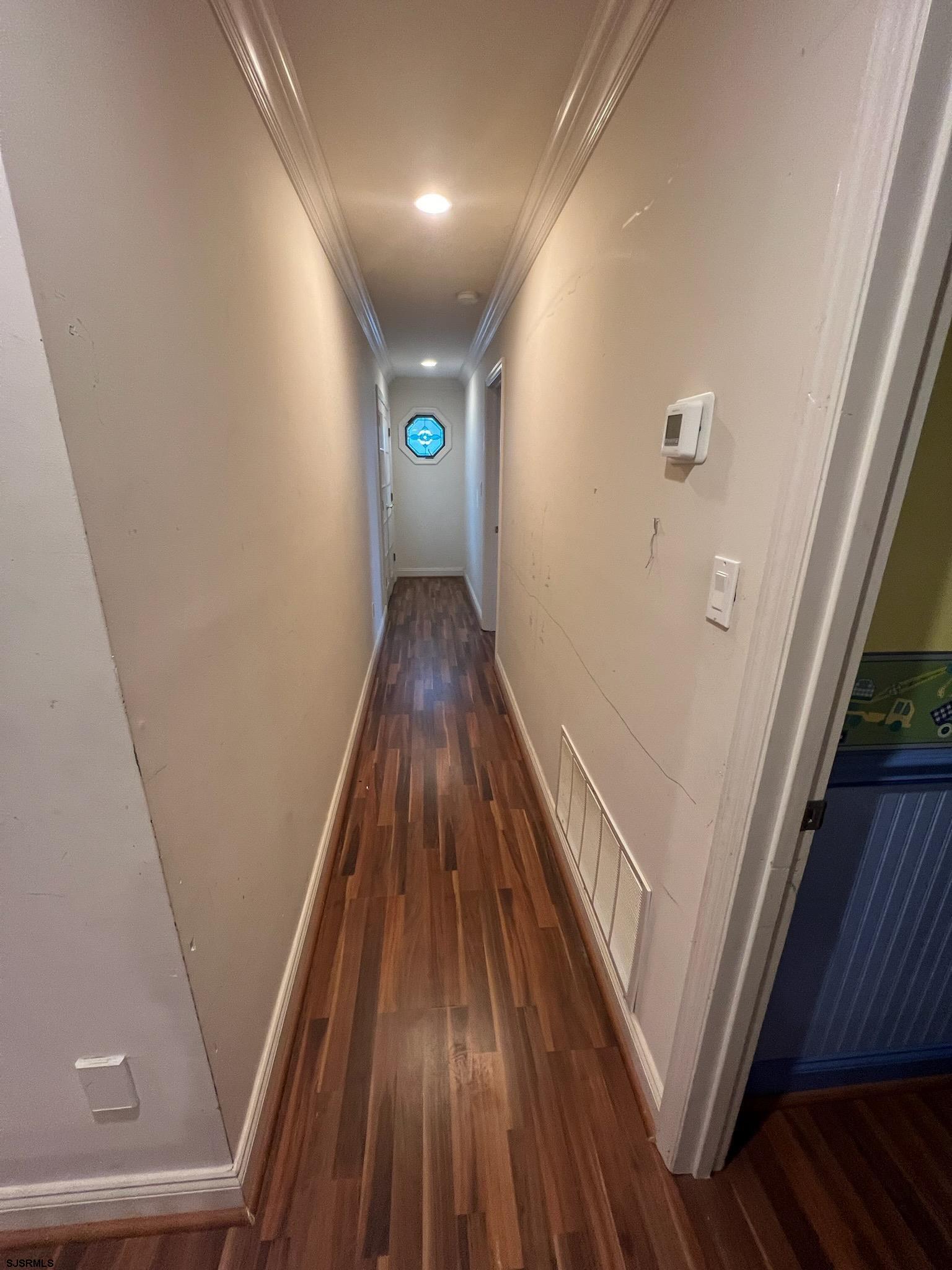 123 E Cedar Avenue