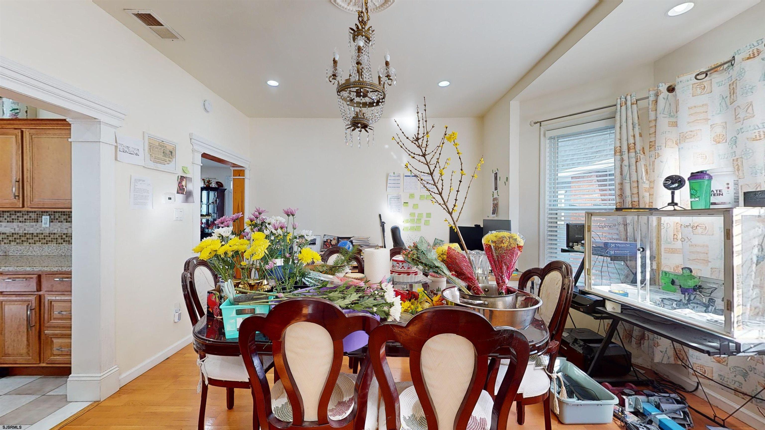 18 S Jackson Avenue - Picture 1