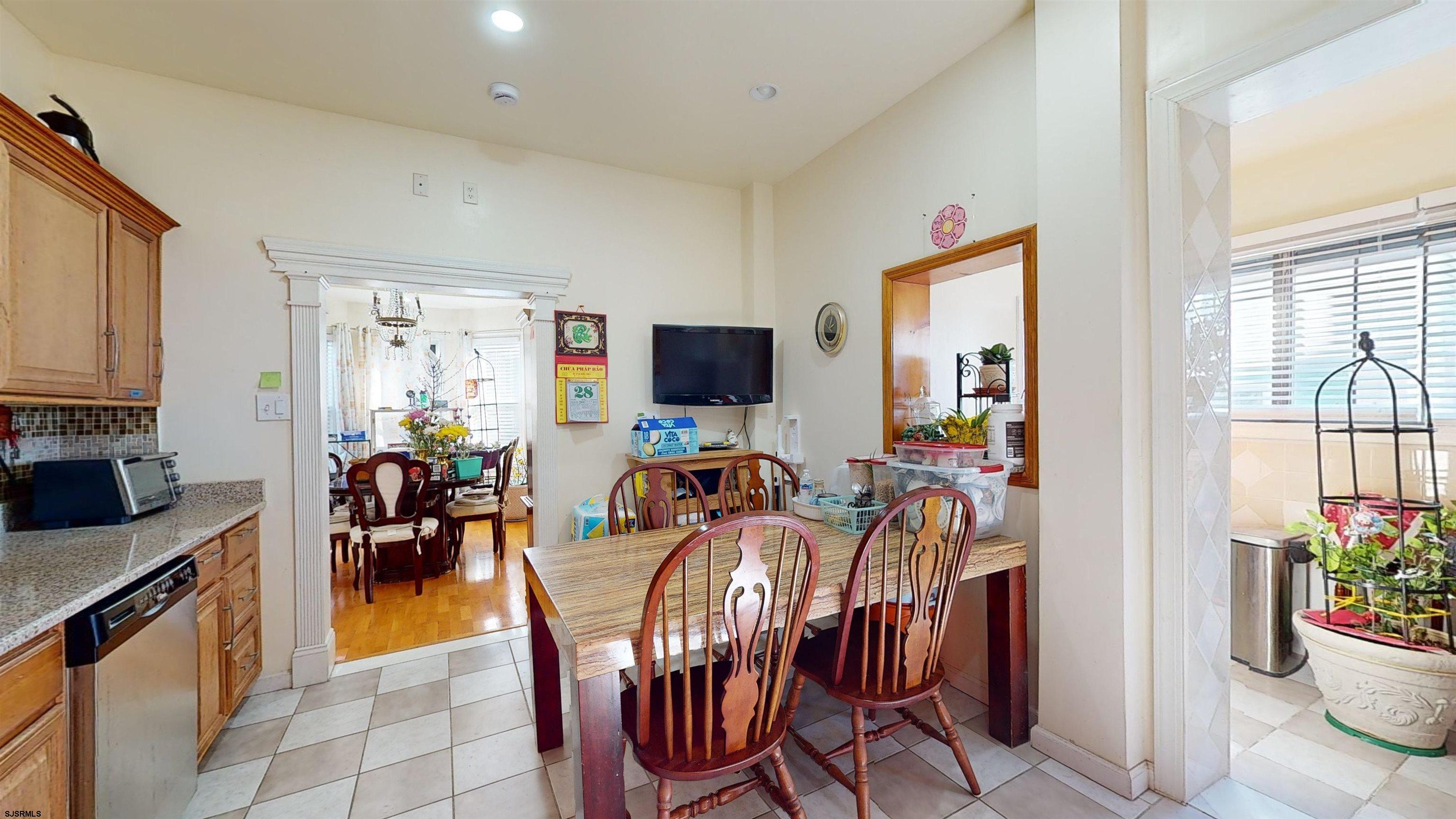 18 S Jackson Avenue